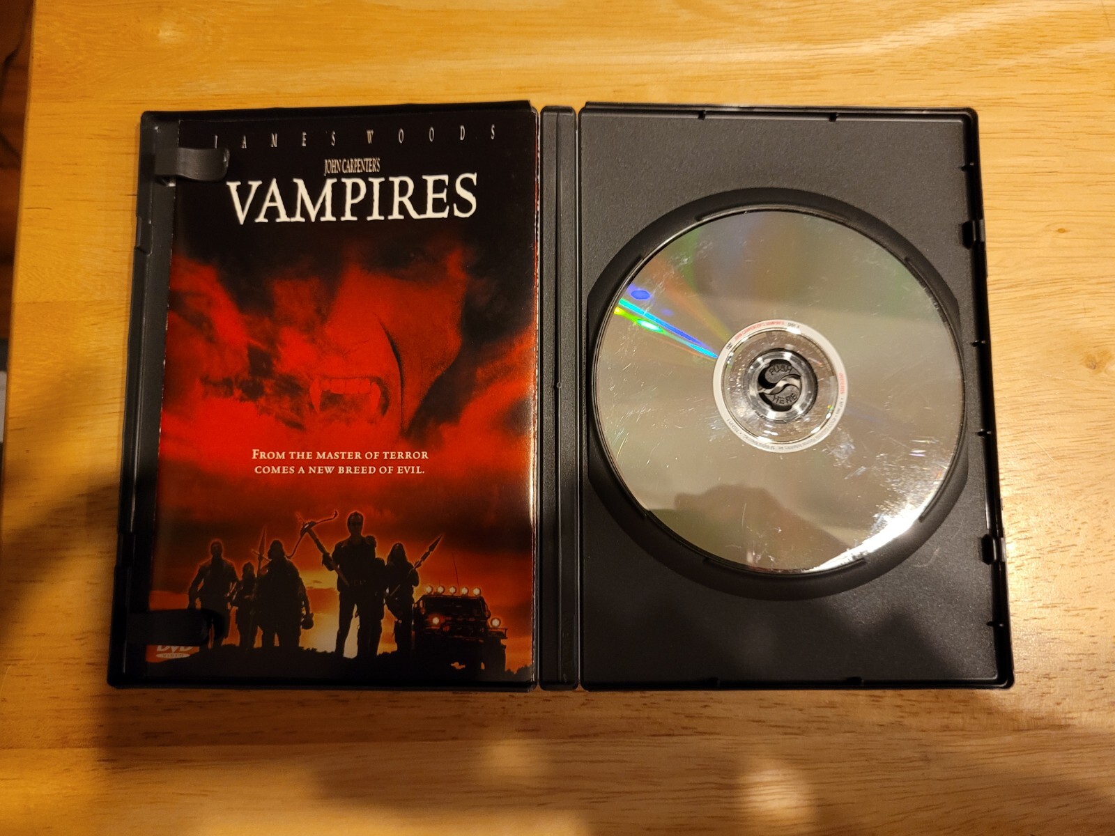 Vampires (DVD, 1999, Closed Caption Subtitled English and French)