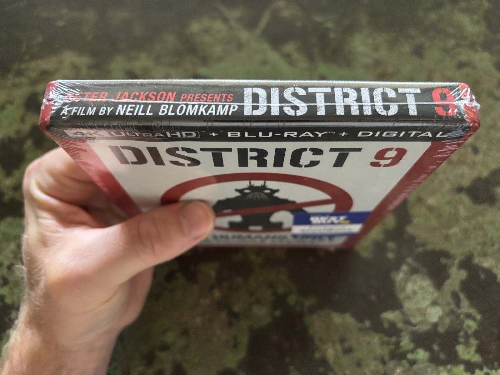 District 9 4K Best Buy Exclusive SteelBook (4K + Blu-ray + Digital) NEW | DENT