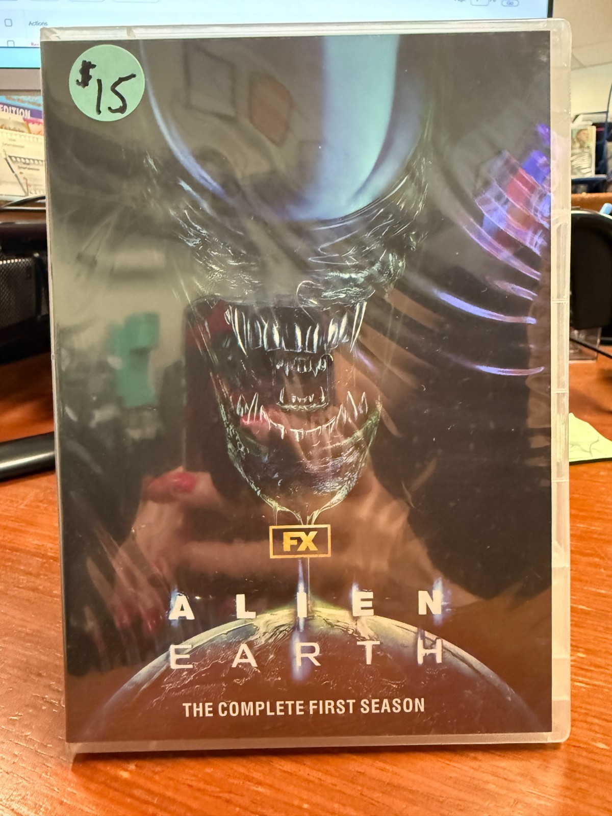 Alien Earth Season 1 (SEALED)