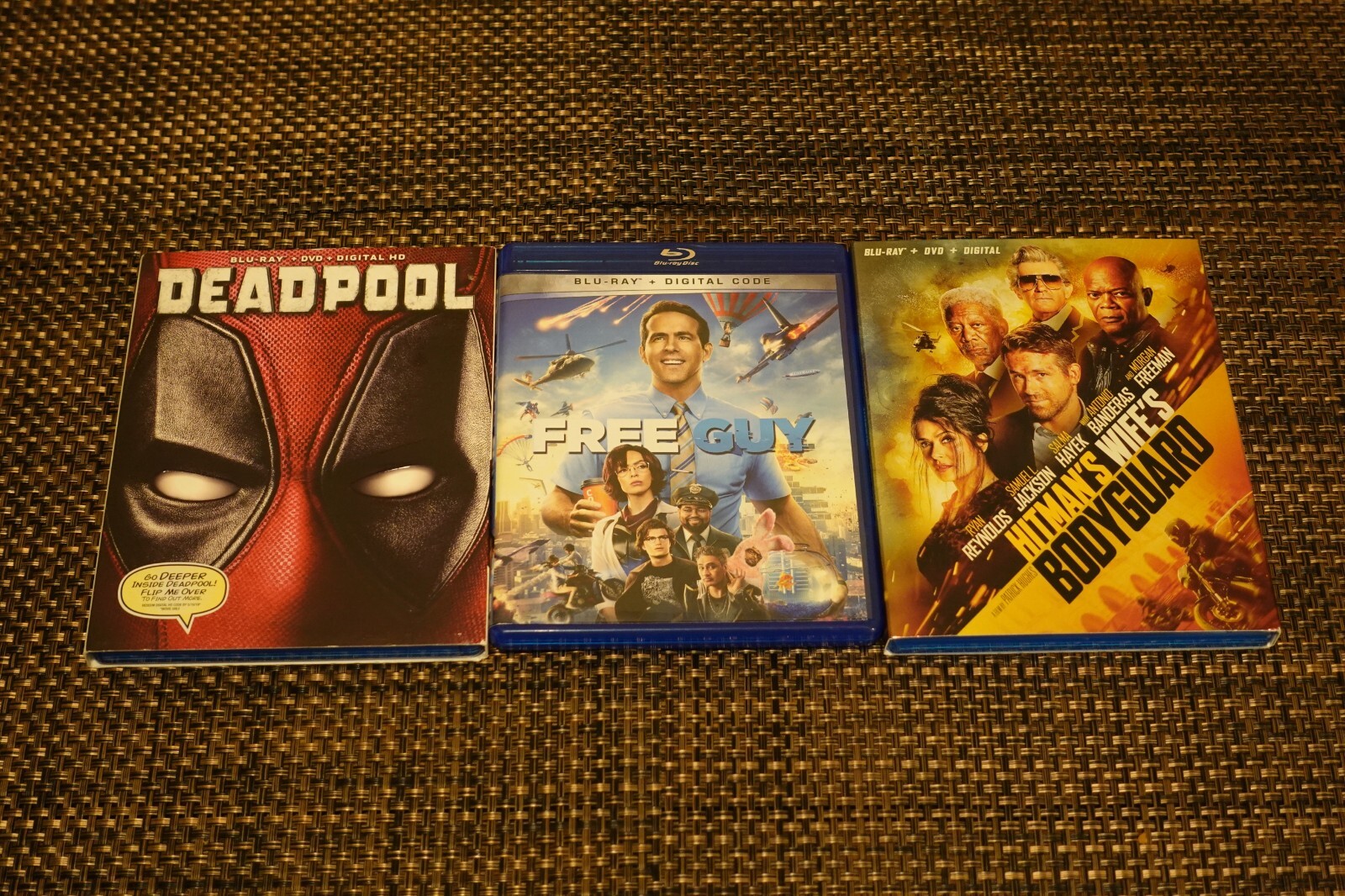 Lot 3 Ryan Reynolds Blu-Ray Deadpool, Free Guy, Hitman’s Wife’s Bodyguard