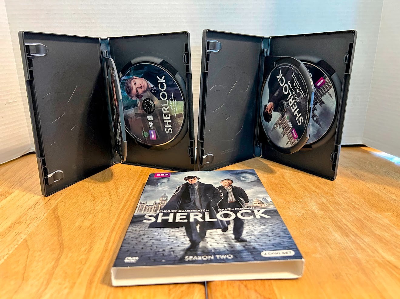 DVD Lot-16, Sherlock, Blue Bloods, Criminal Minds, Magnum P.I, Hill Street Blues