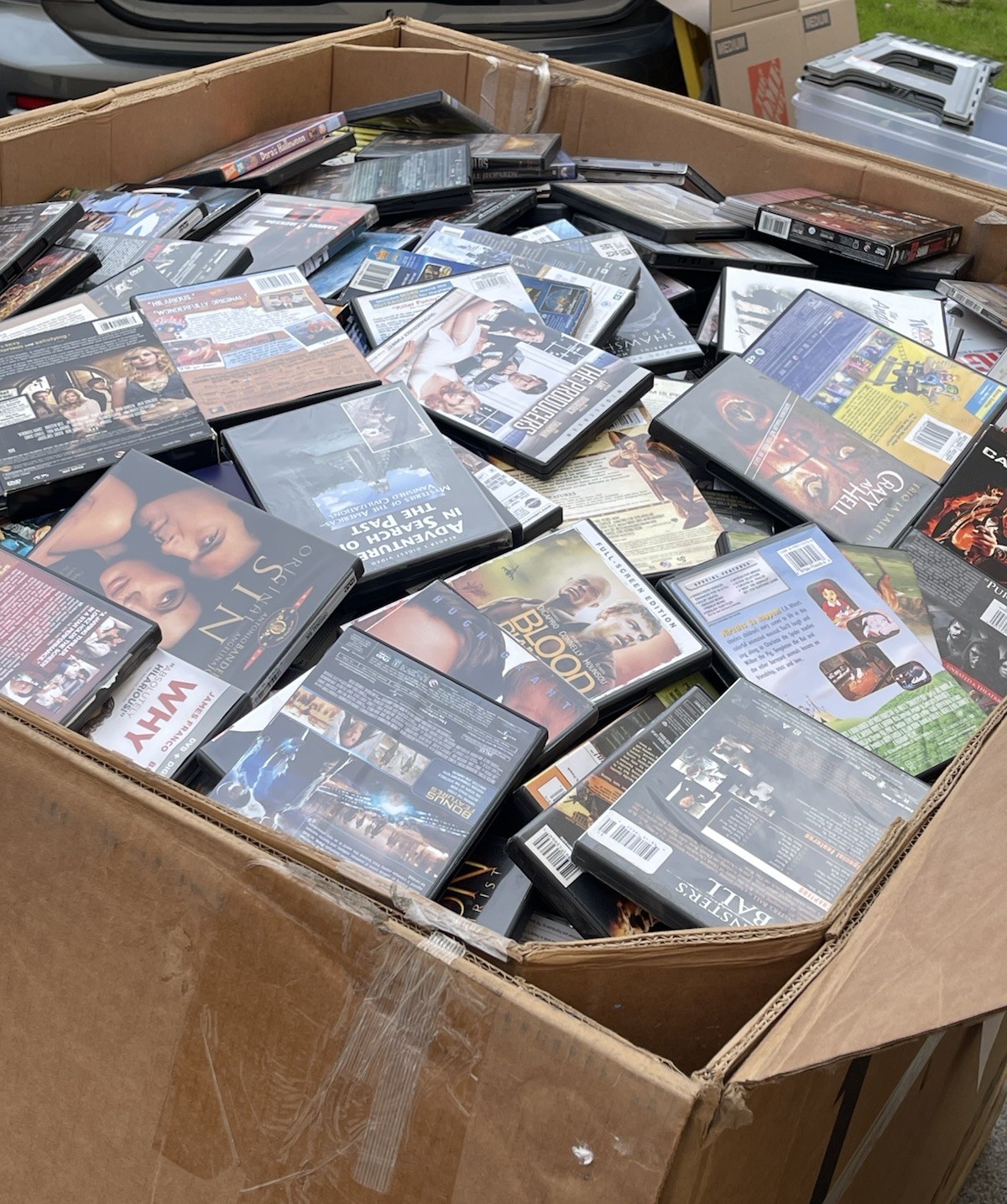 500 Wholesale Random Media Pieces : DVDs, Video Games : PC, XBOX +, CDs, Blu Ray