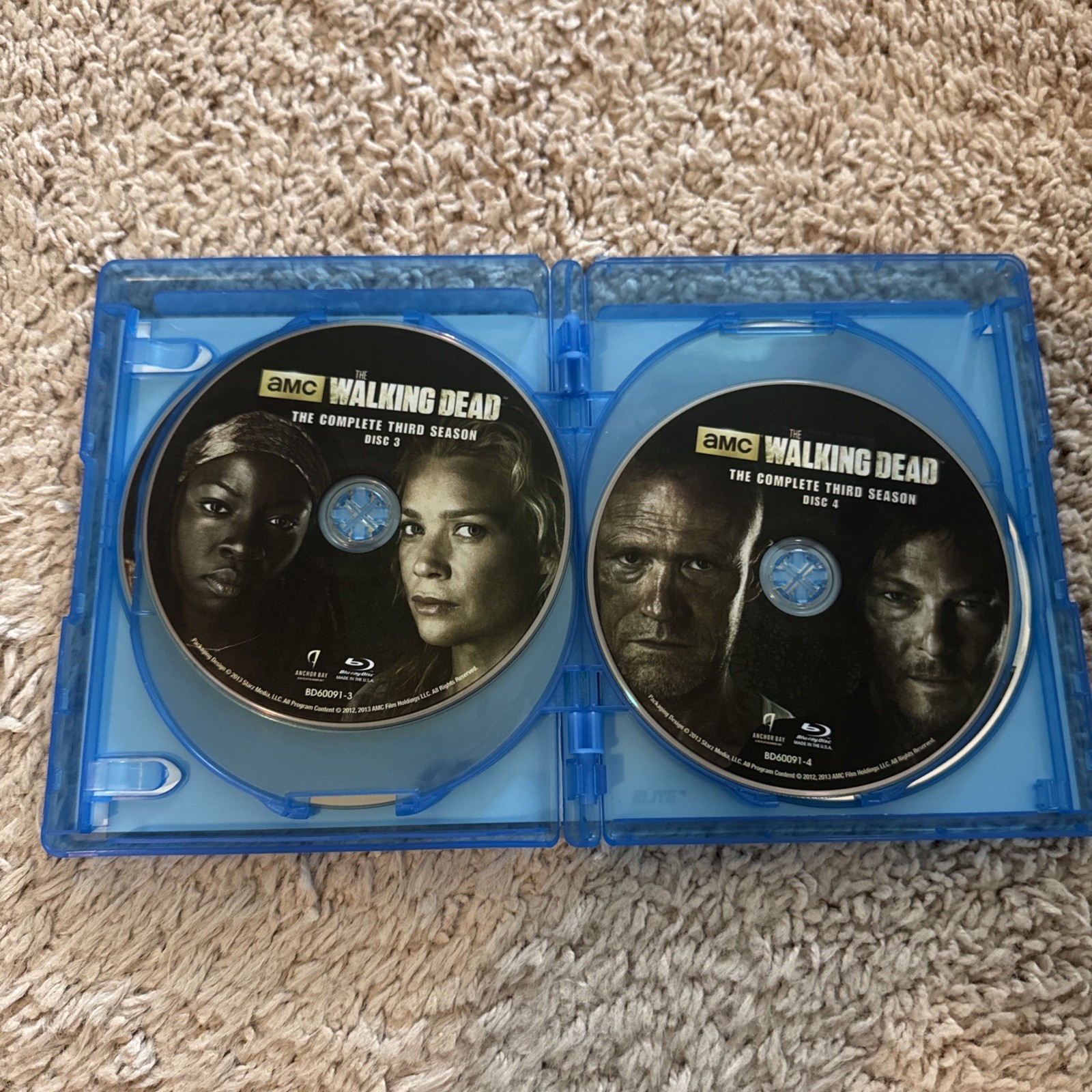 AMC The Walking Dead Complete Seasons 1-4 (16 Blu-ray Disc Set) TV Series Horror