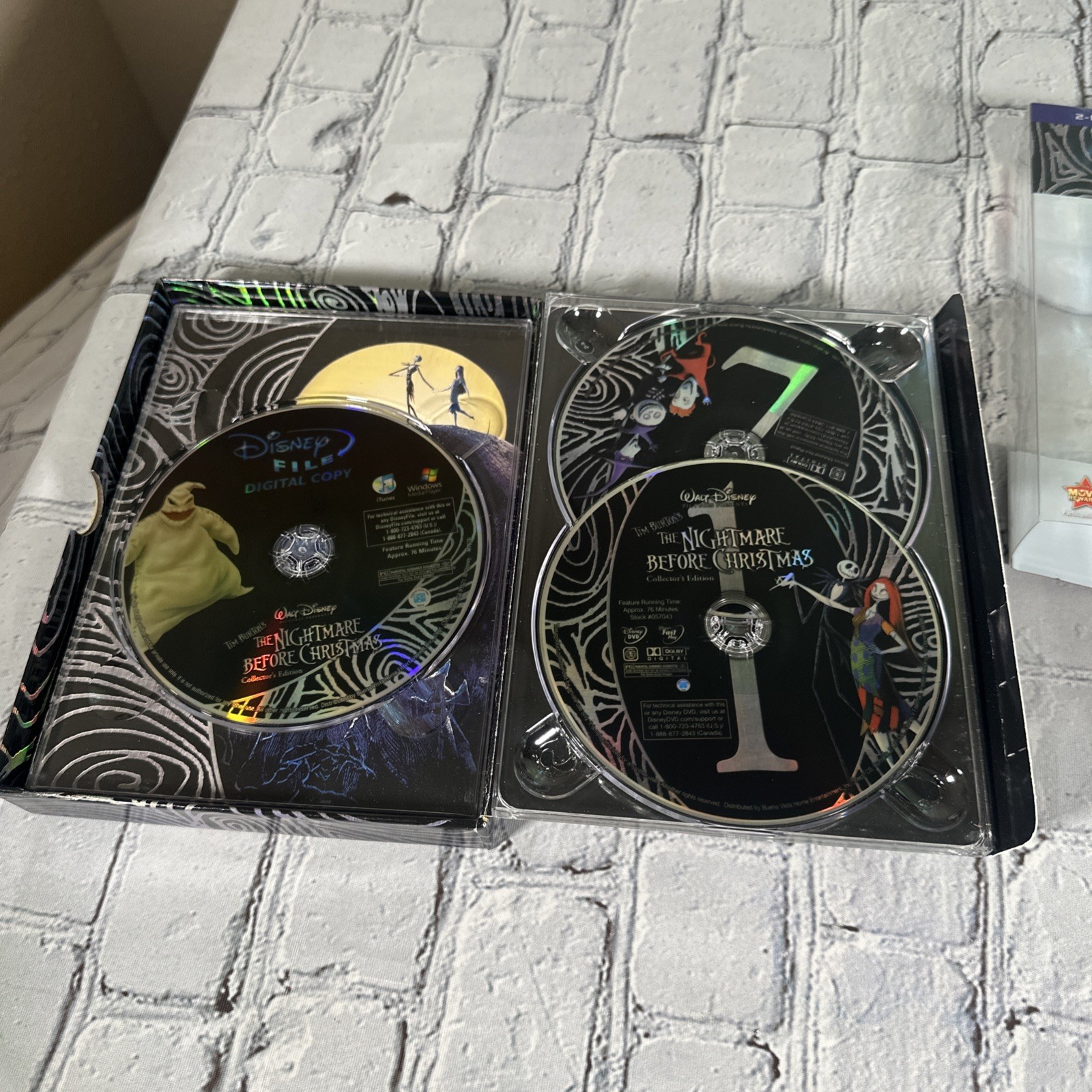 The Nightmare Before Christmas 2 Disc Collector’s Edition DVD W/ Slipcover