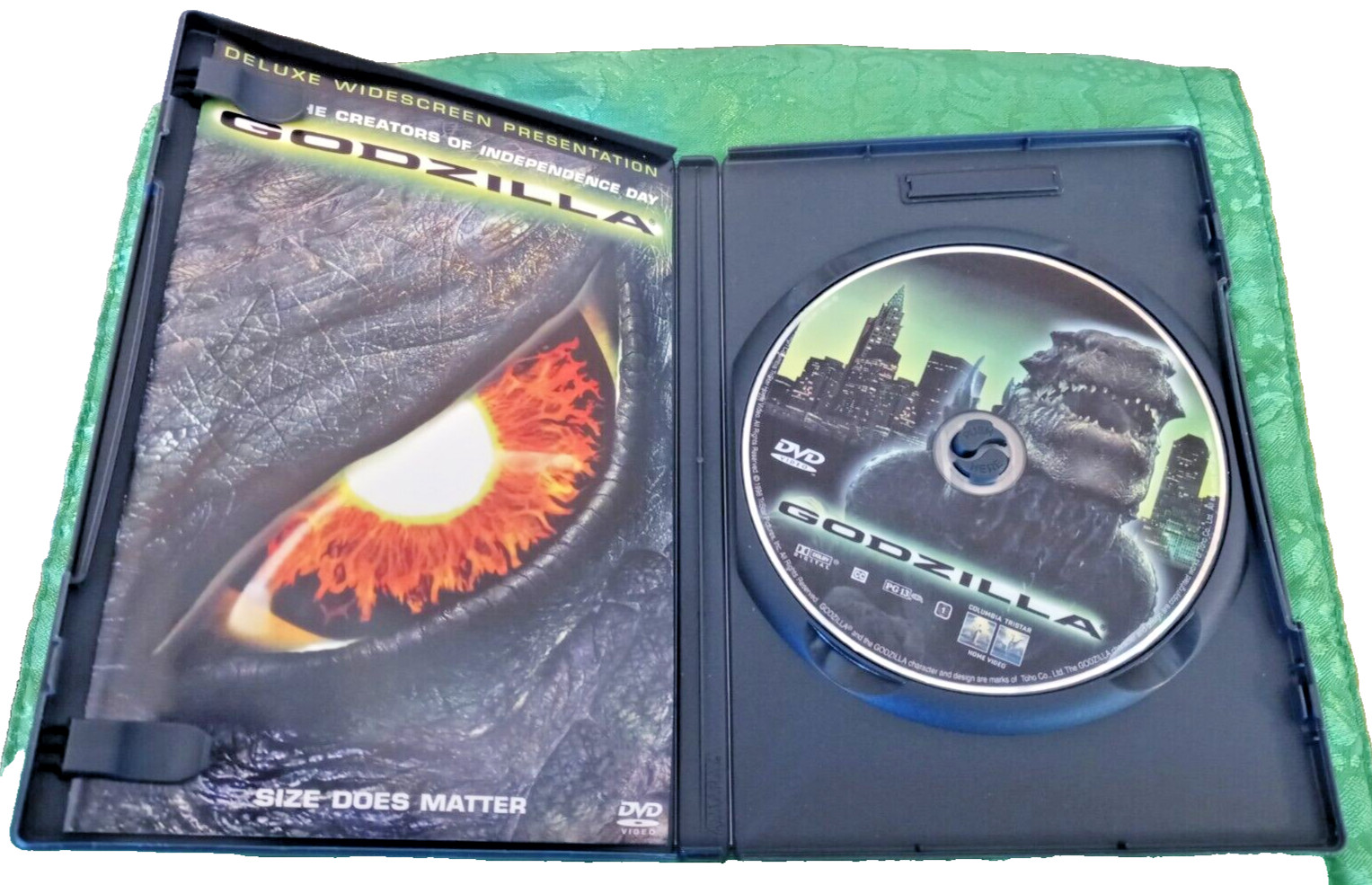 Godzilla Vintage 1998 Deluxe Widescreen Presentation DVD 139 Min. Rated PG-13