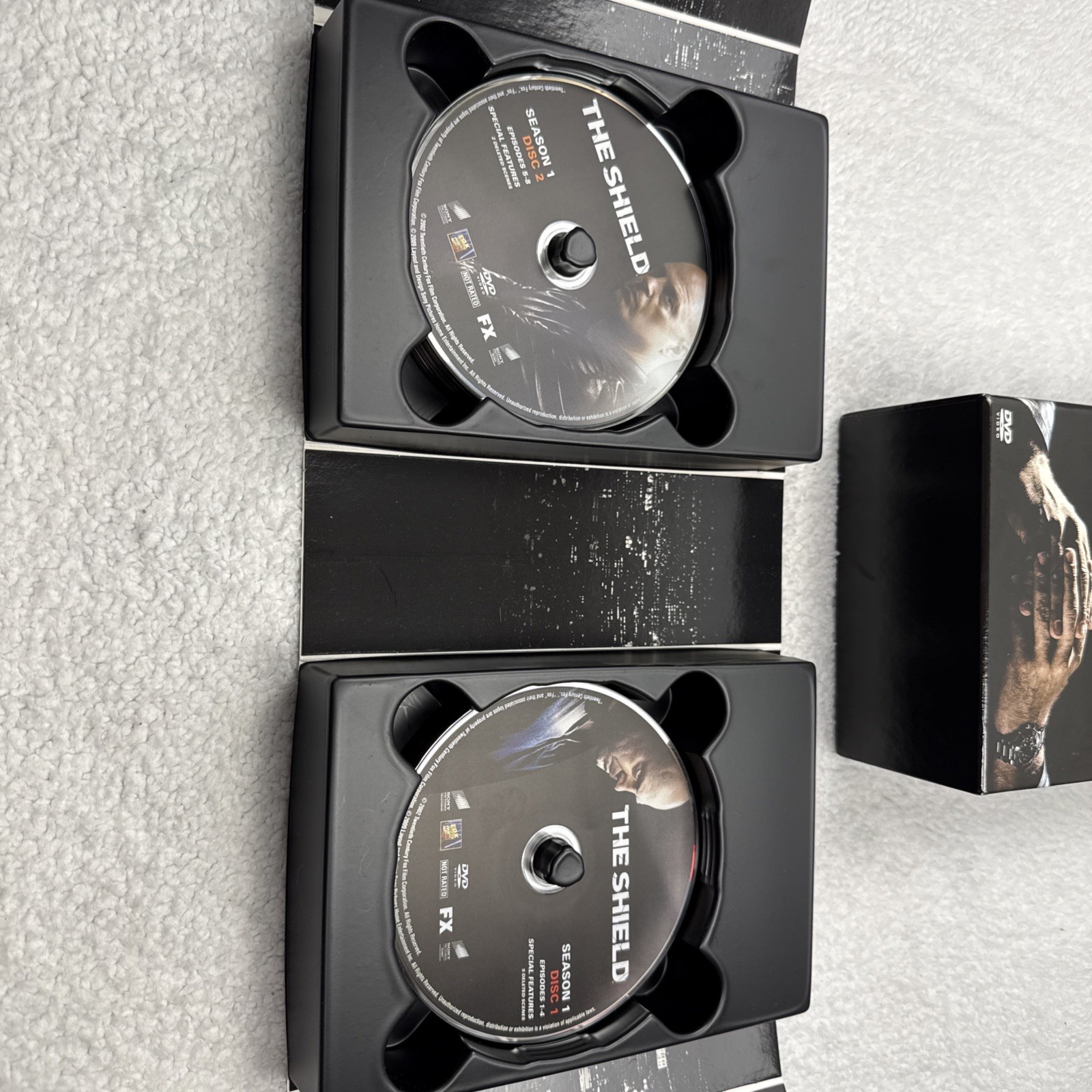 The Shield: The Complete Series (DVD, 2013, 29-Disc Box Set) Michael Chicklis