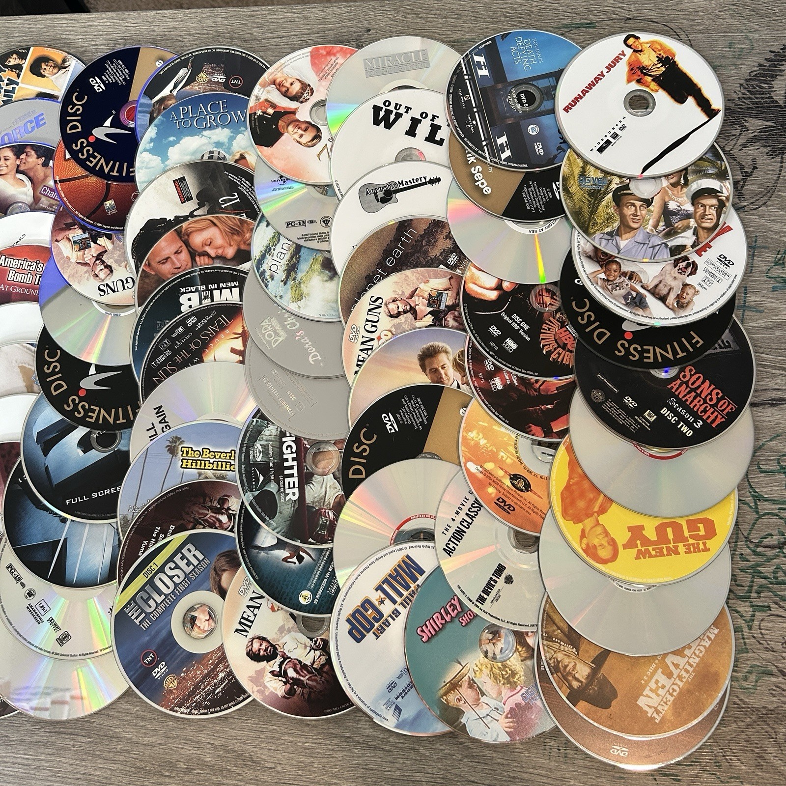 100 Wholesale lot dvd movie assorted bulk Free Shipping Video Dvds CHEAP NO CASE