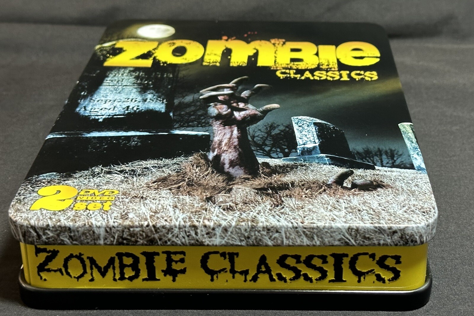 Zombie Classics (DVD, 2009, 2-Disc Set Rated R, 300 min.)