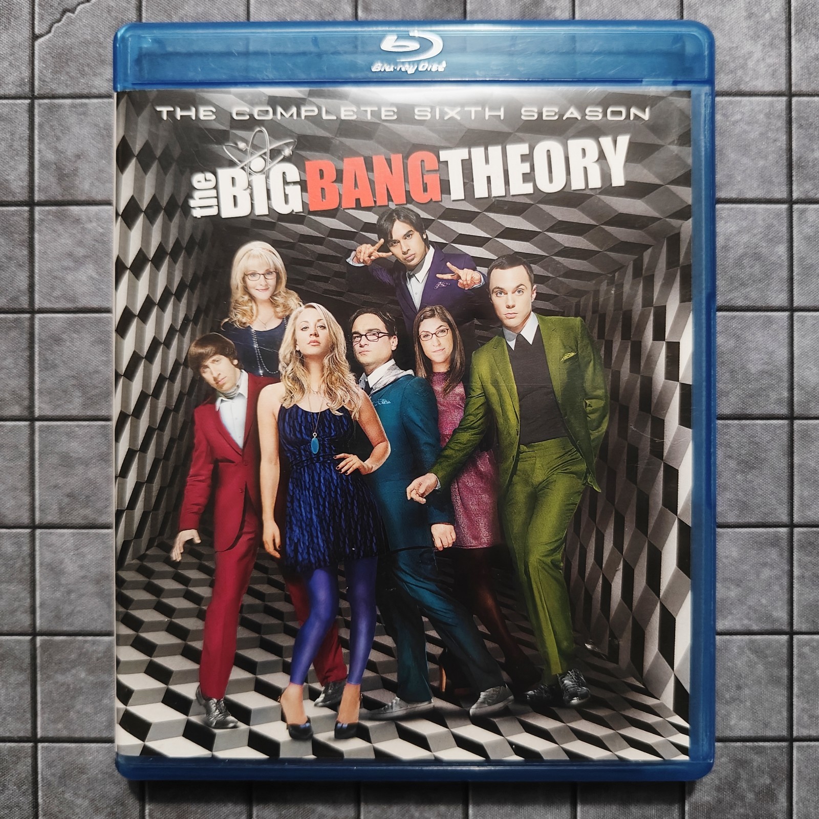 The Big Bang Theory: Season 6 – (5-Disc Box Set, Blu-ray + DVD) – EXCELLENT