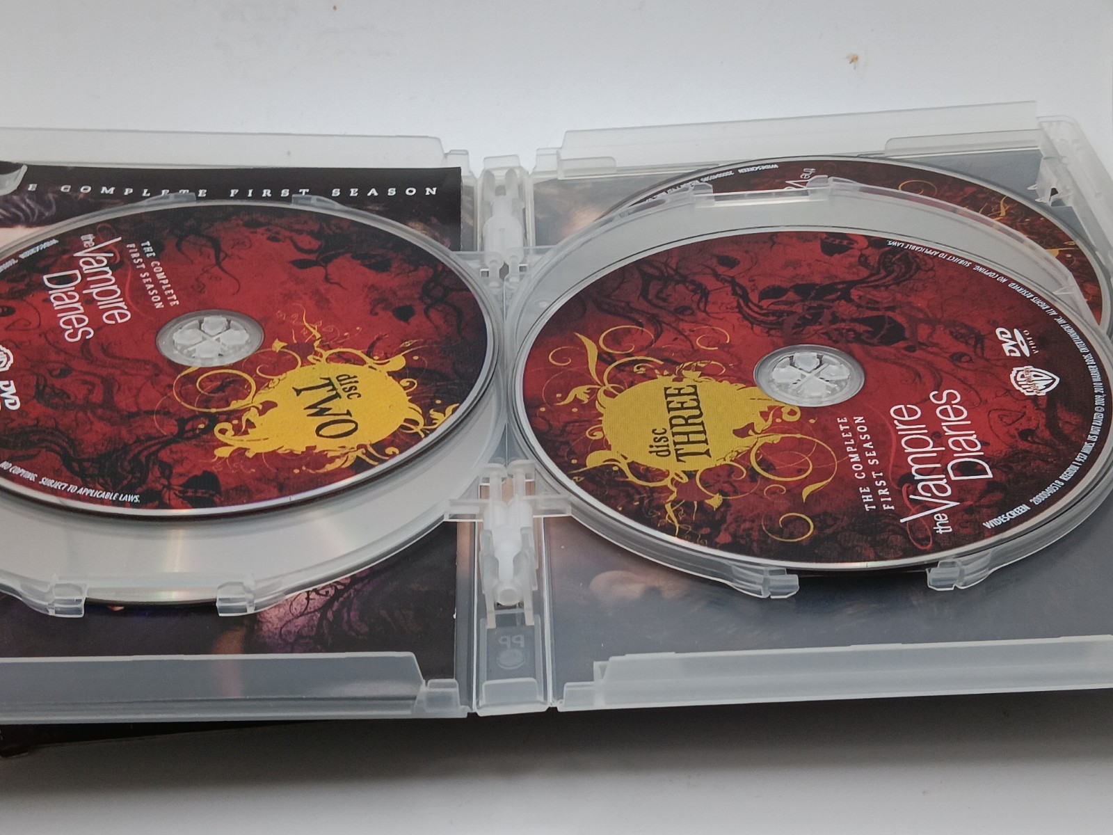 The Vampire Diaries: The Complete First Season (5 DVDS, 2009) PRE-OWN GOOD
