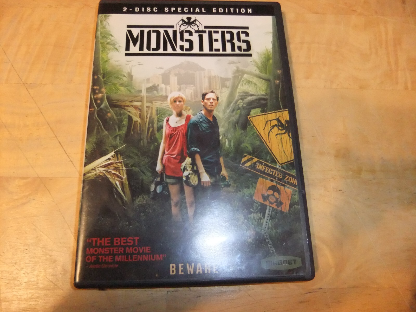 2010 Monsters DVD 2-Disc Special Edition Scoot McNairy Gareth Edwards ALIENS VG