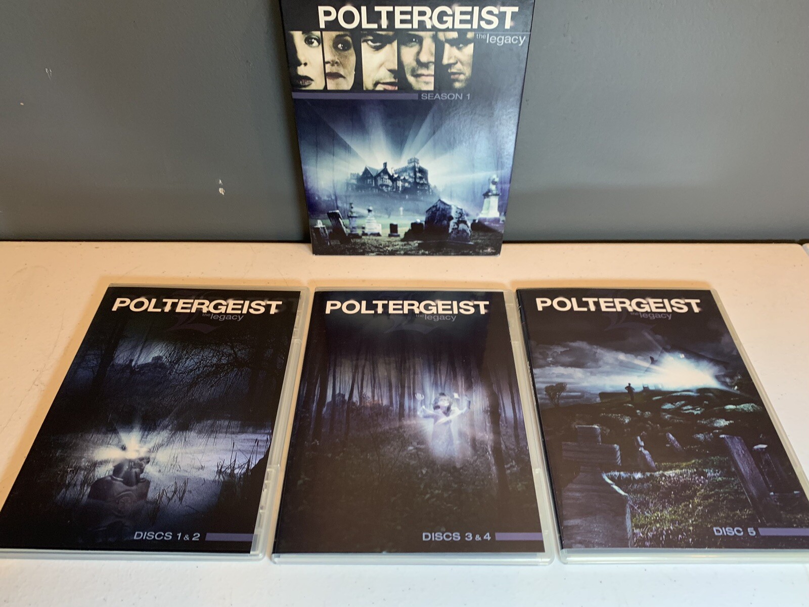 Poltergeist The Legacy Complete First Season DVD 2006 5-Disc Set