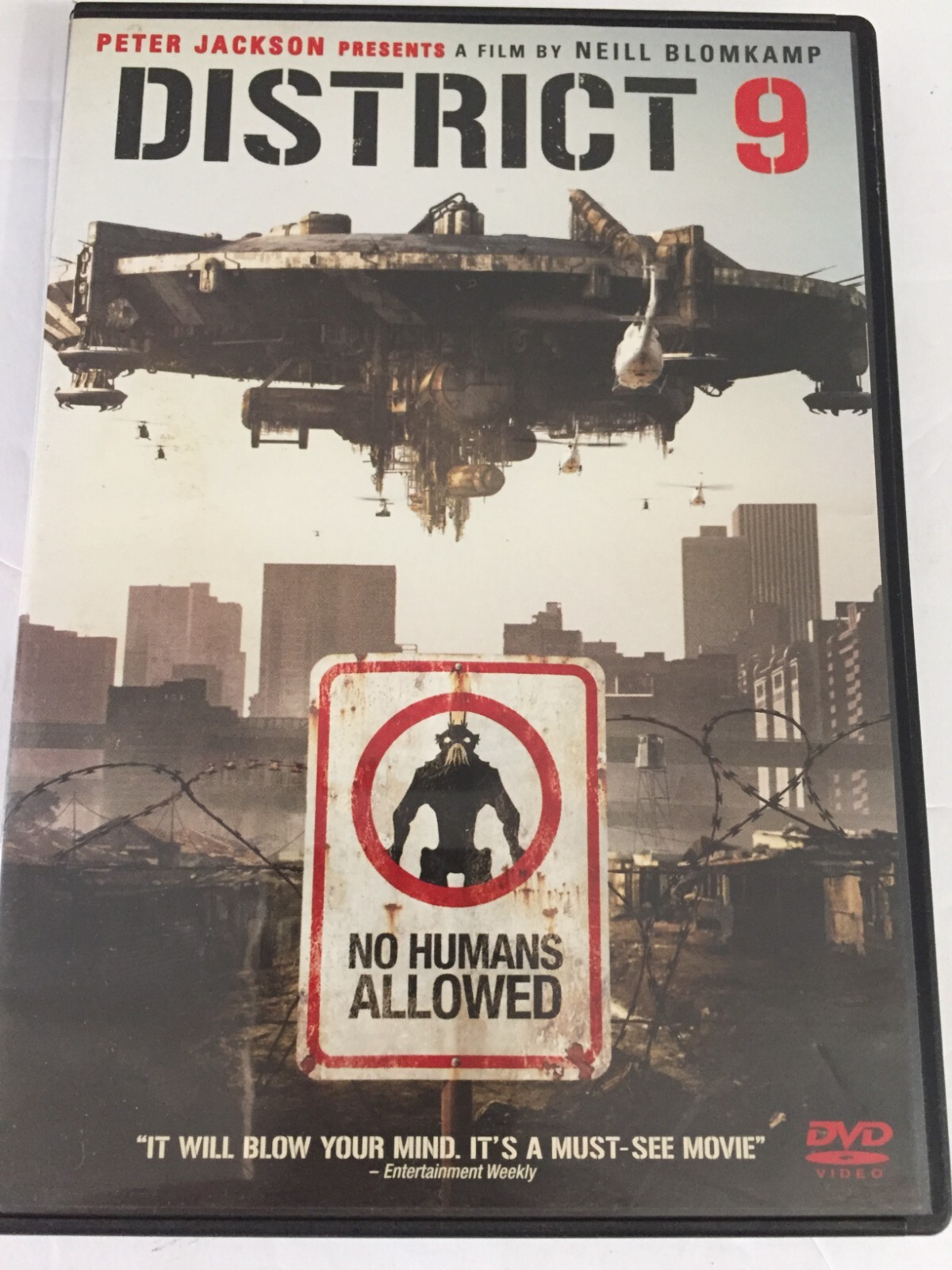 District 9 DVD Ships Same Day With Tracking