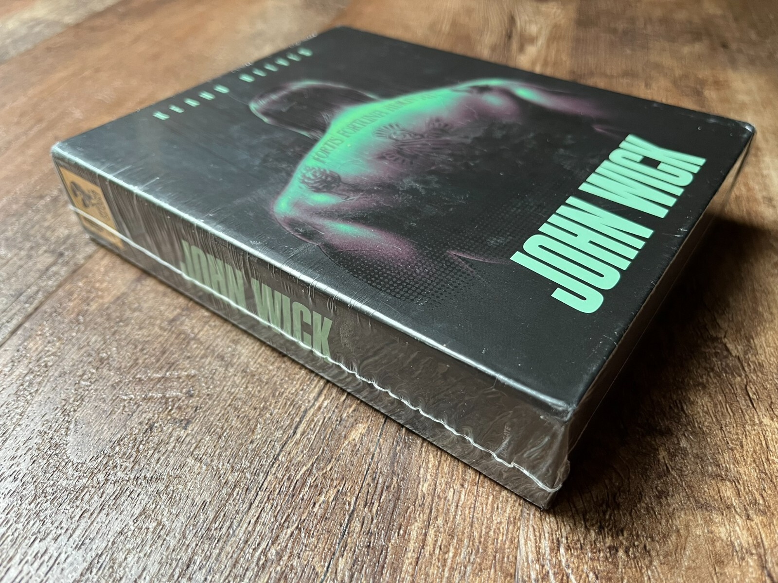 John Wick – Titans of Cult Edition w. Steelbook (4K UHD + Blu-ray, Region Free)
