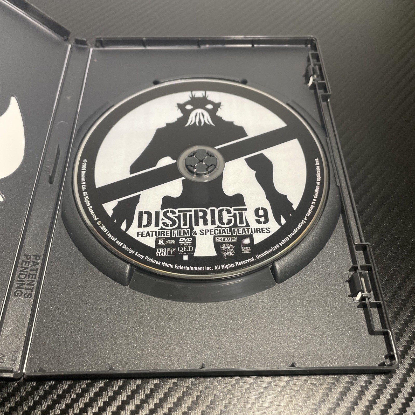 District 9 (DVD, 2009) Free Shipping