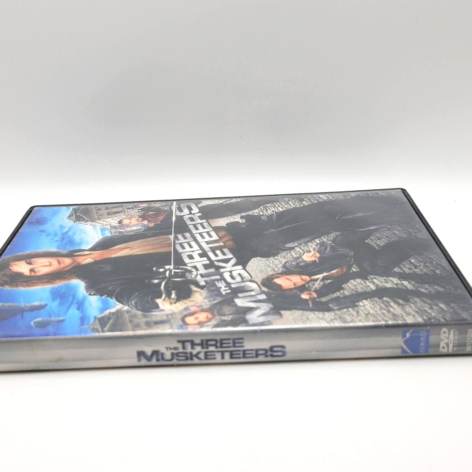 The Three Musketeers – DVD Orlando Bloom Movie with Milla Jovovich