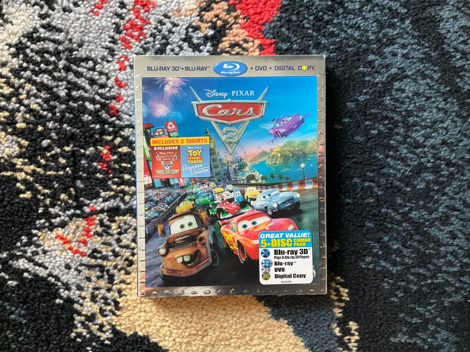 Cars 2 : 5 Disc Set – 3d Blu-ray + Blu-ray & DvD with Lenticular Slipcover
