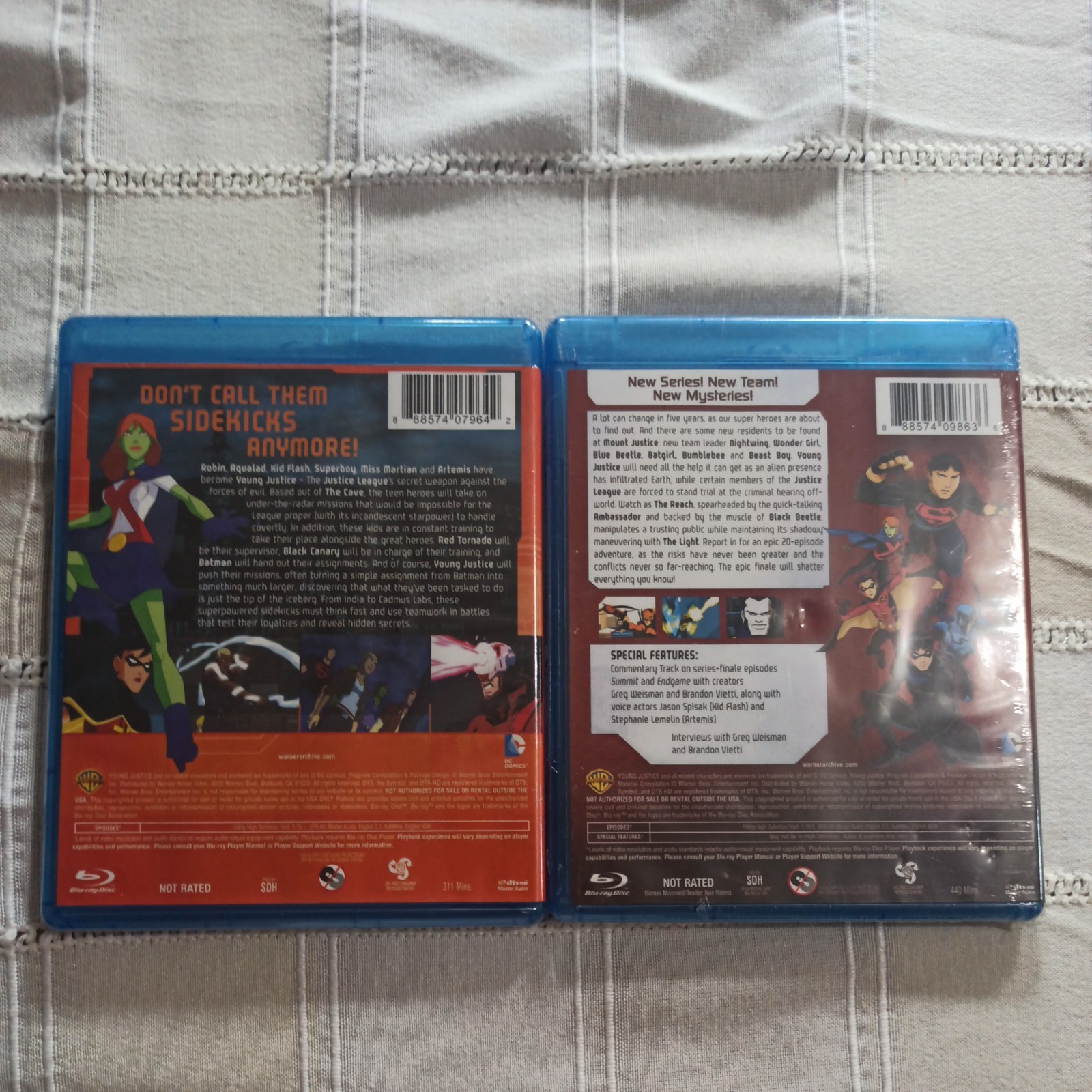 Young Justice & Young Justice: Invasion – Complete Season 1 & 2 Blu-ray Set Lot