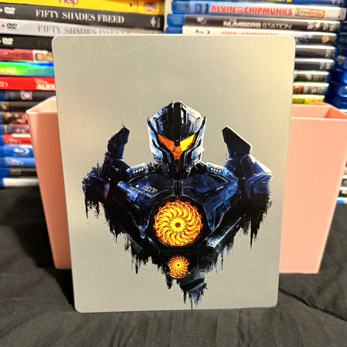 Pacific Rim: Uprising 3-D Blu-ray SteelBook