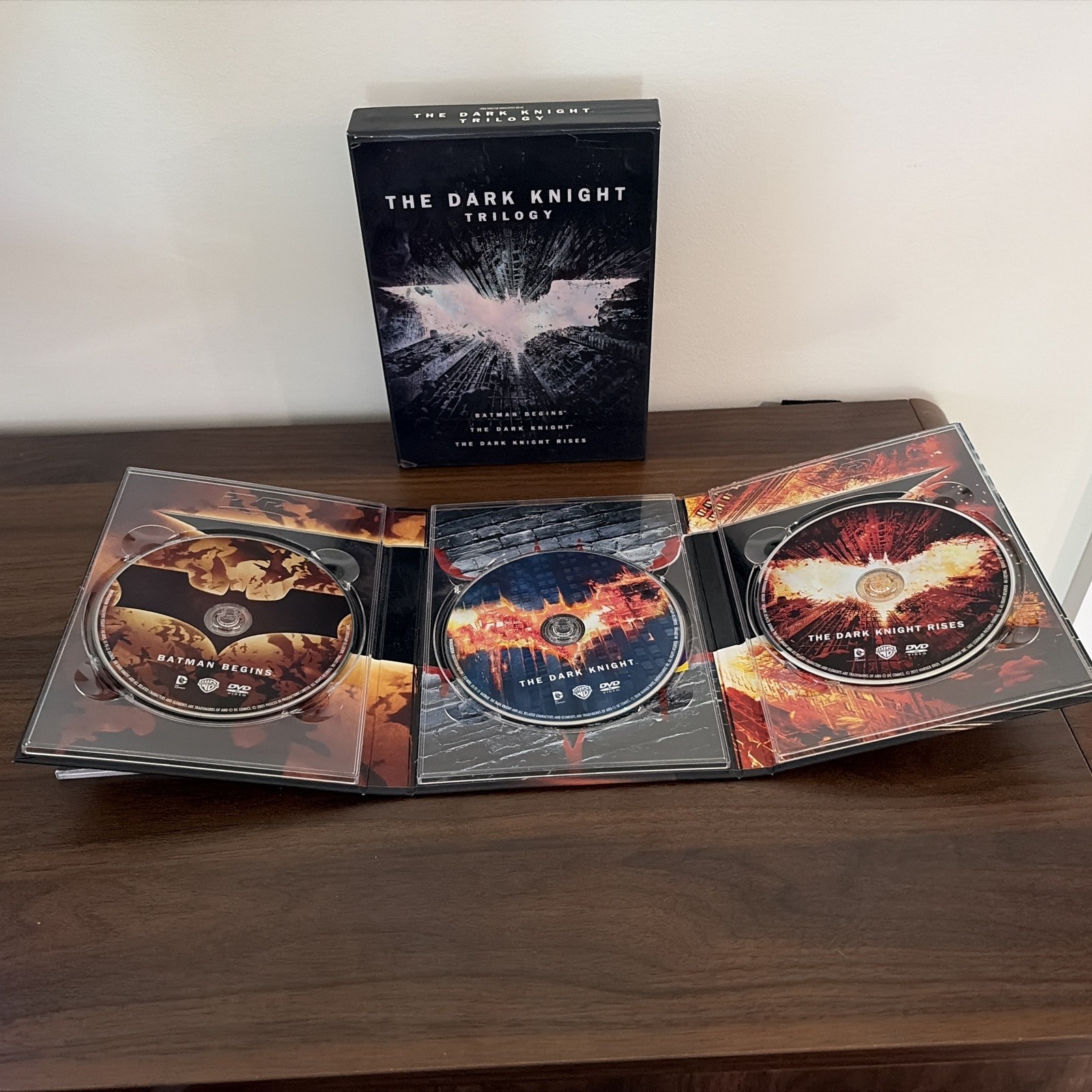 The Dark Knight Trilogy (DVD, 2012, 3-Disc Set, The Art and Making of Book)