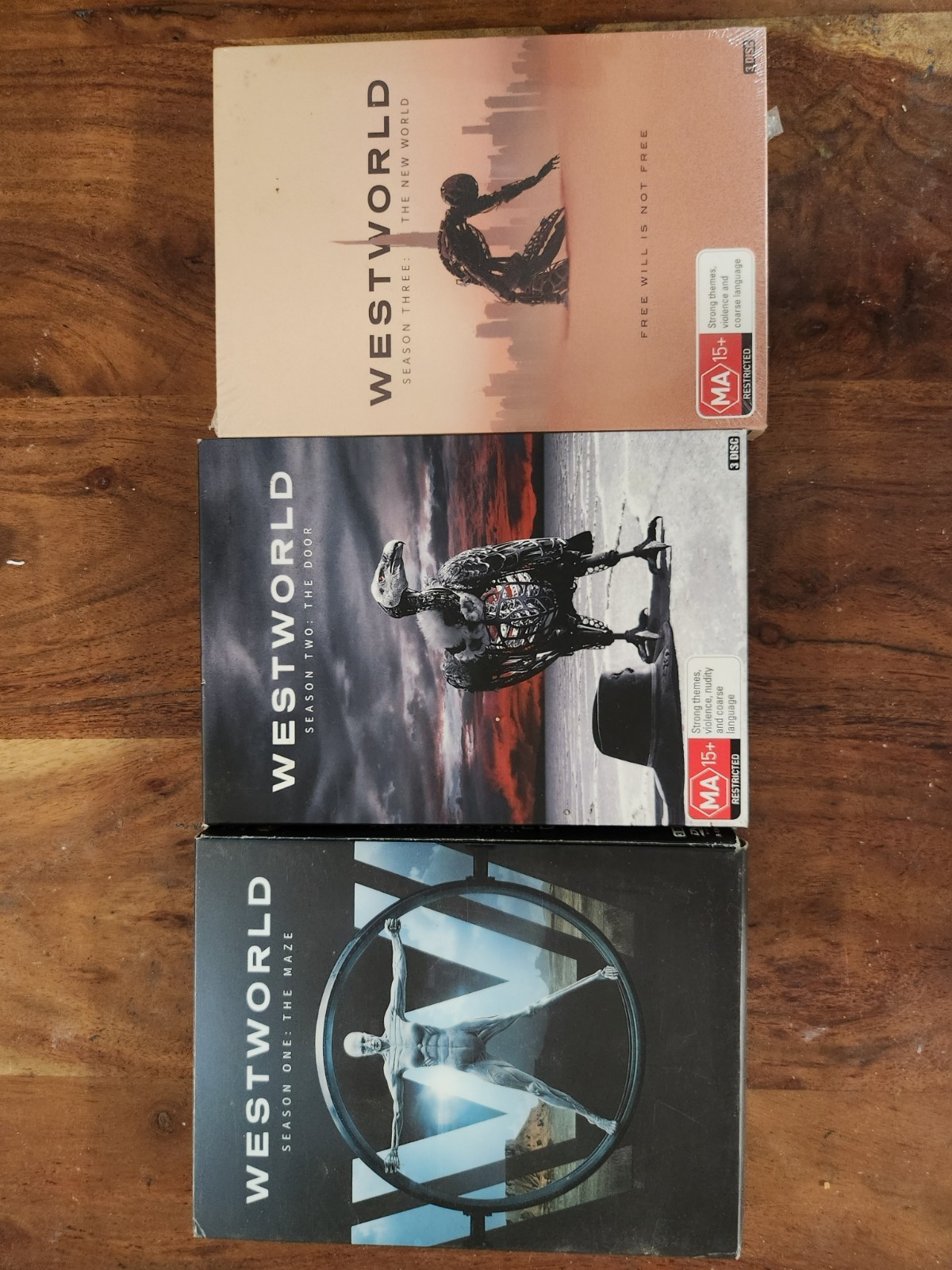 WESTWORLD Seasons 1-3 Complete – Seasons 3 Sealed – Region 4 – VGC