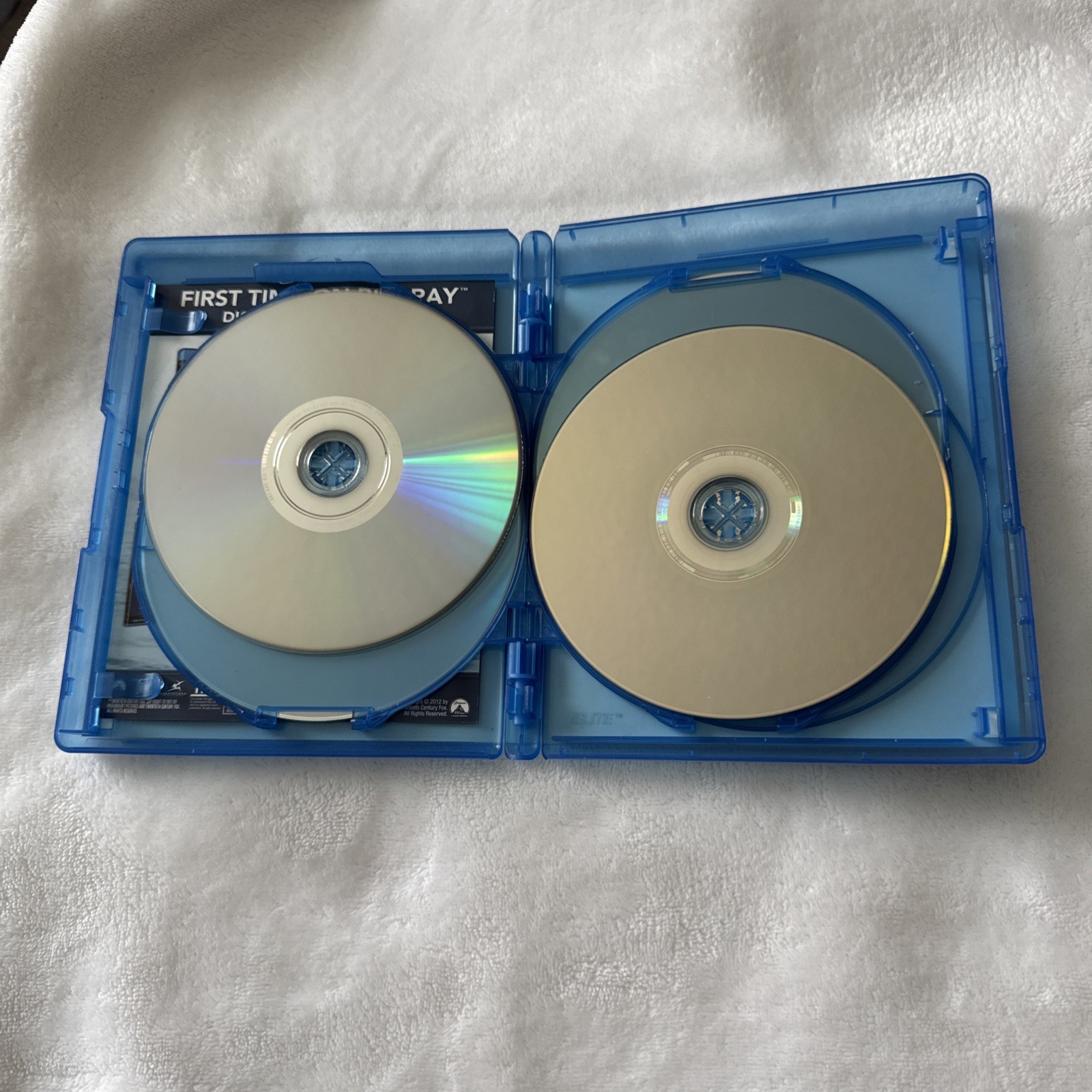 Titanic (Four-Disc Combo: Blu-ray / DVD) Great Condition!