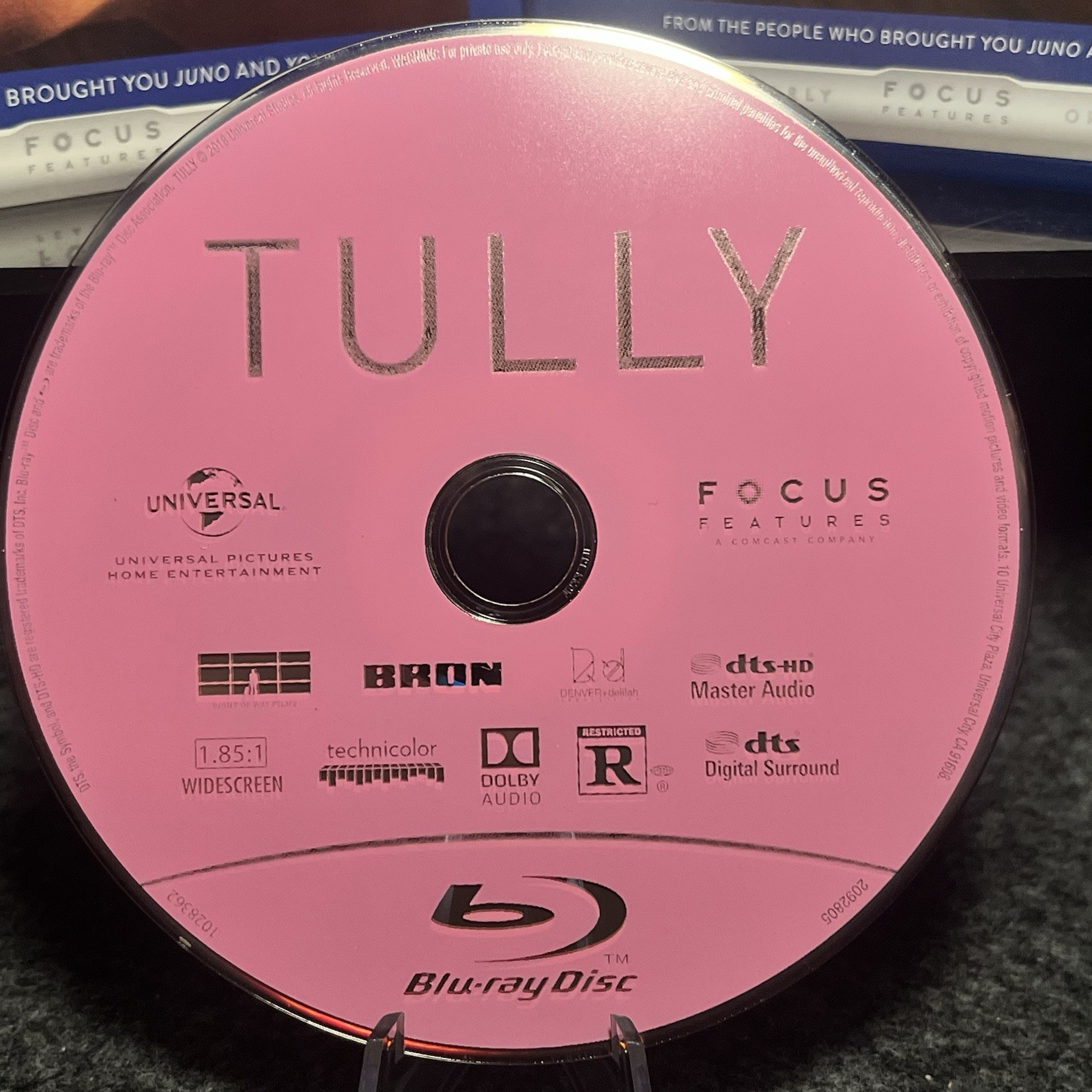Tully Blu-ray 2018 Charlize Theron Mackenzie Davis Slipcover Focus Features