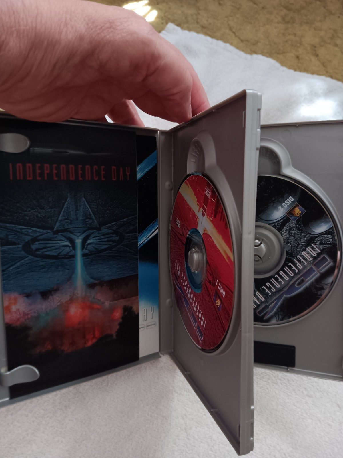 Independence Day 1 & 2 , Books, Dvd & Blu Ray Sets