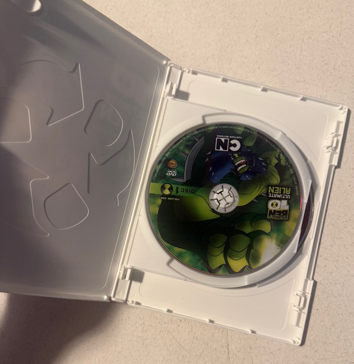 Ben 10: Ultimate Alien: Volume 1: Escape from Aggregor DVD Free shipping