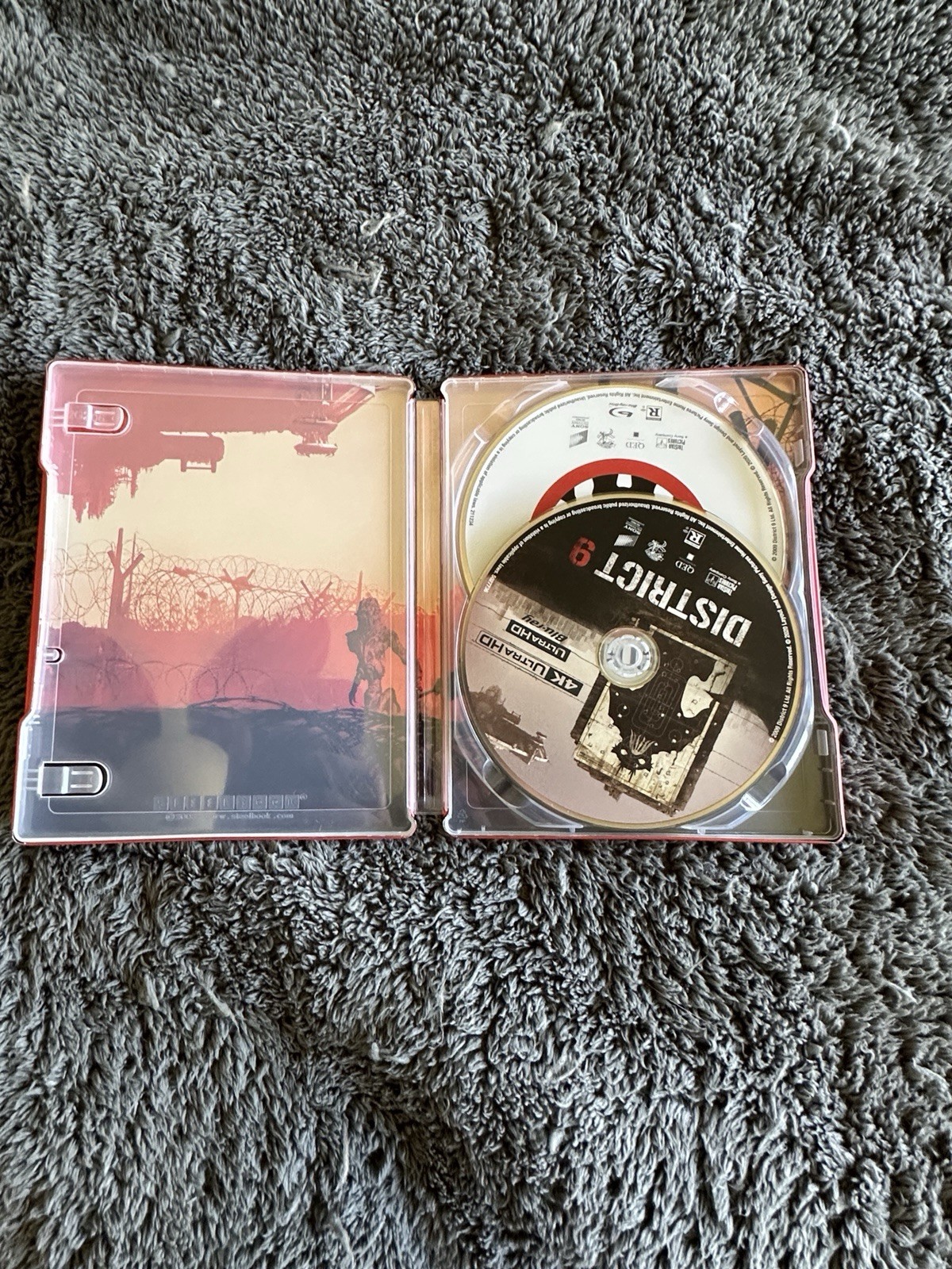 District 9 4K SteelBook (4K Ultra HD + Blu-ray)