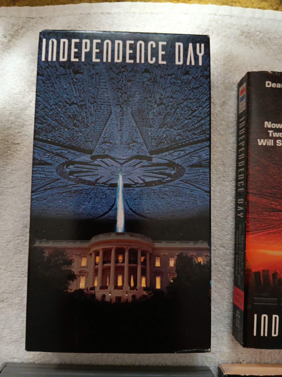 Independence Day 1 & 2 , Books, Dvd & Blu Ray Sets
