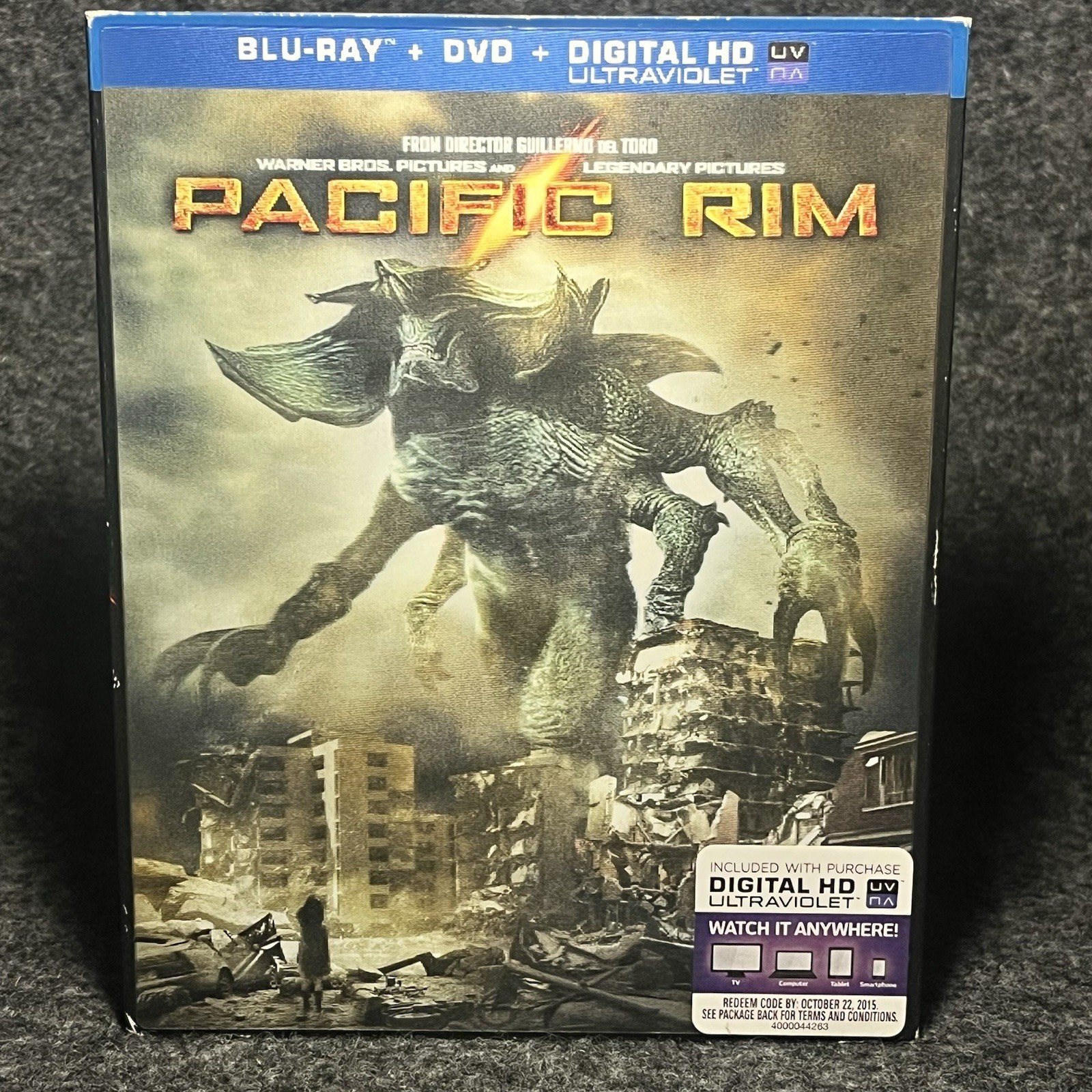Pacific Rim Blu-ray DVD + Bonus Features 3-Disc Set Slipcover Guillermo Del Toro