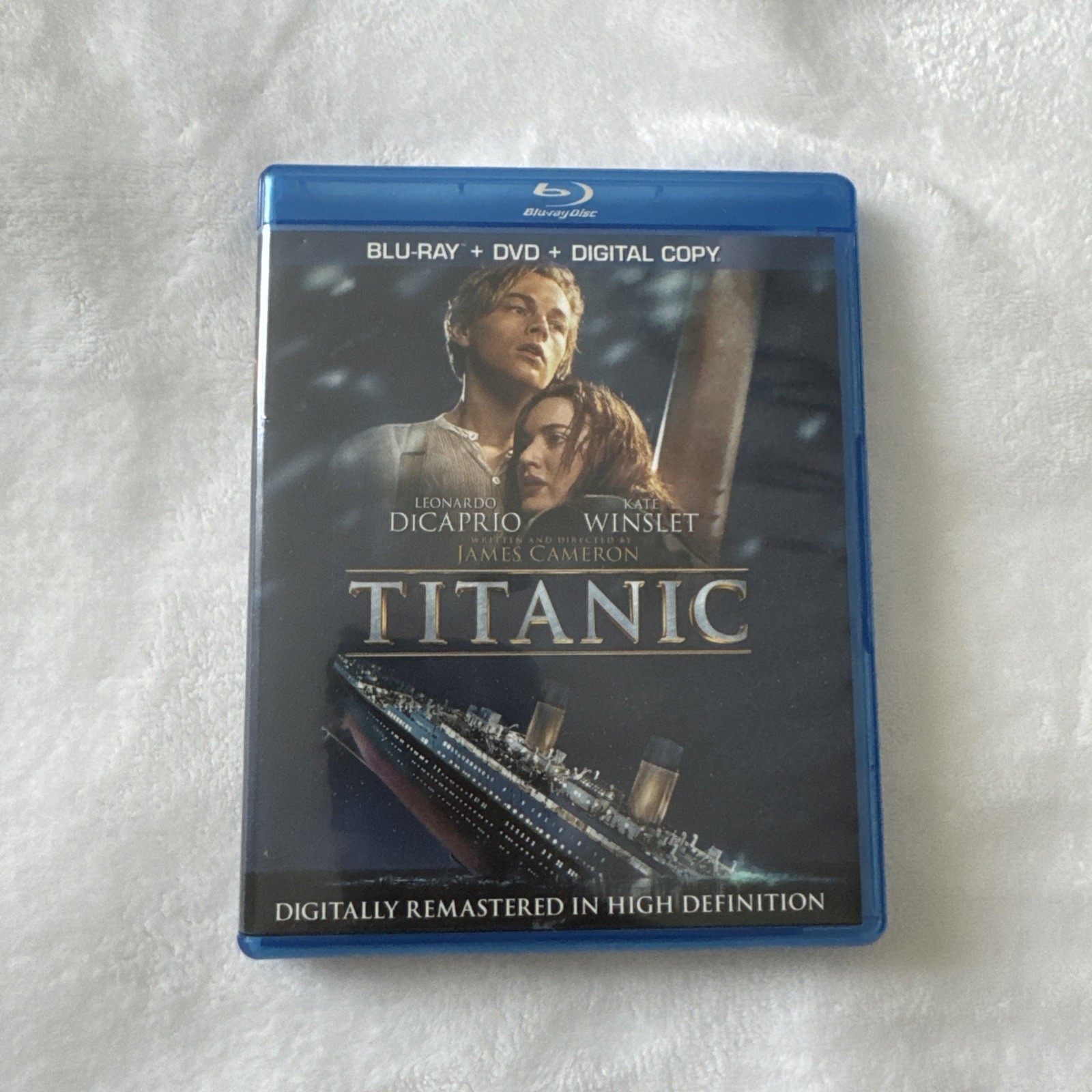 Titanic (Four-Disc Combo: Blu-ray / DVD) Great Condition!