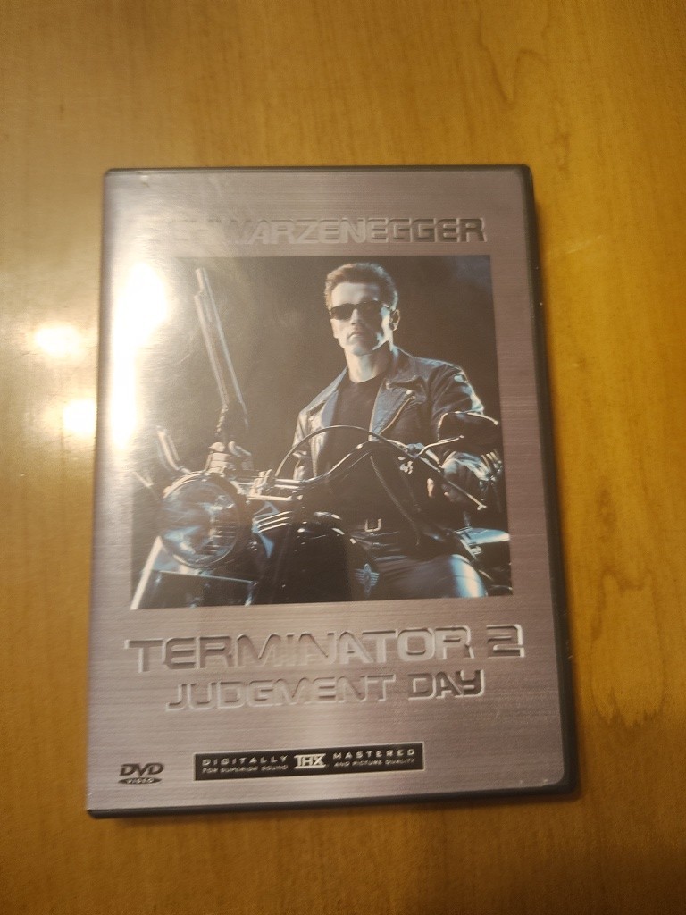Terminator 2: Judgment Day (Extreme DVD) Arnold Schwarzenegger James Cameron