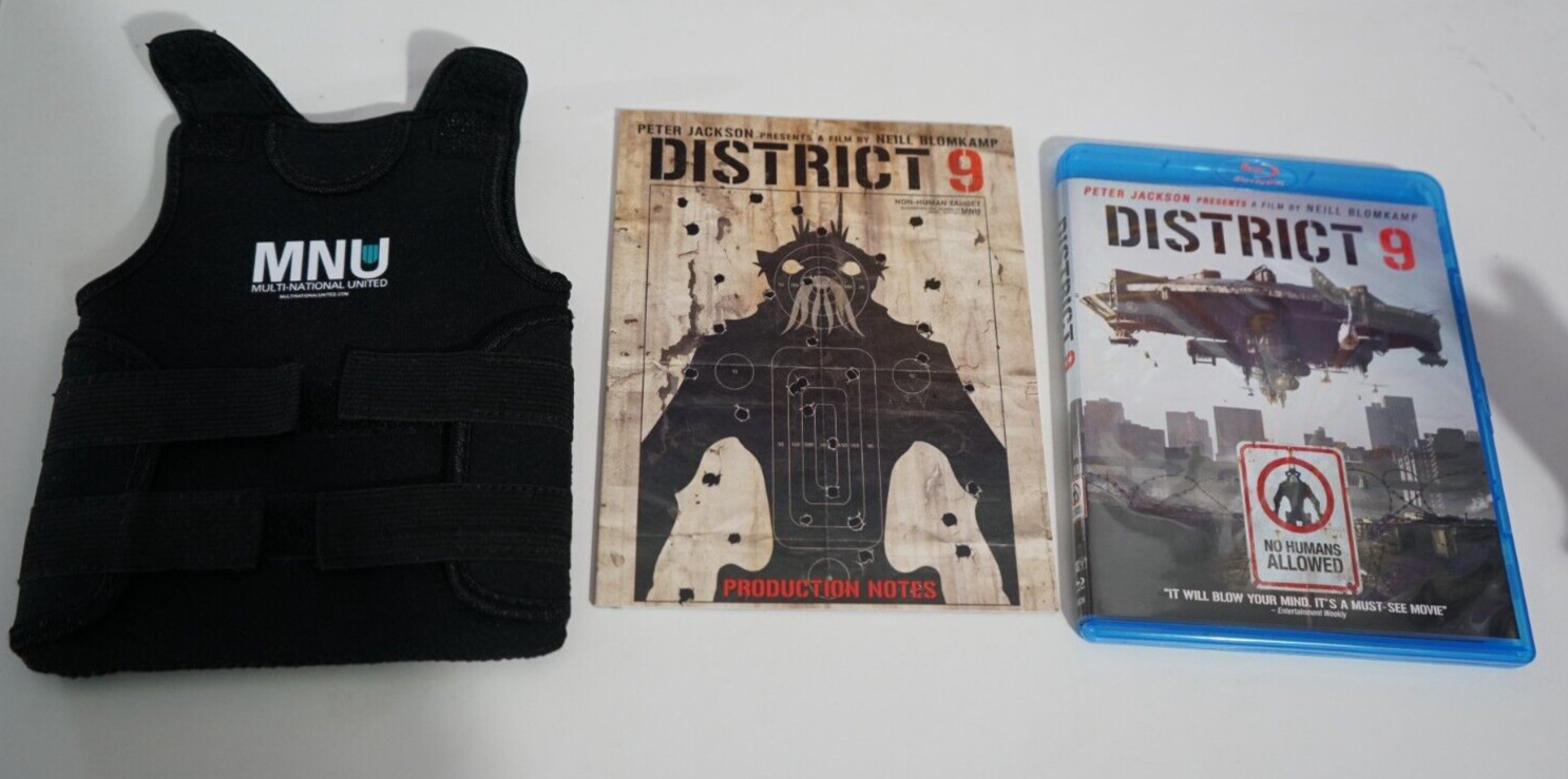 DISTRICT 9 Blu-Ray/Digital~BEST BUY EXCLUSIVE Flak Vest w/extra