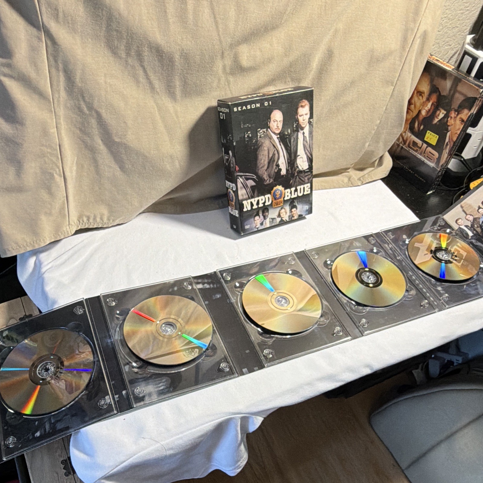 NYPD Blue Season 1 DVD 6-Disc Box Set TV Series Dennis Franz David Caruso