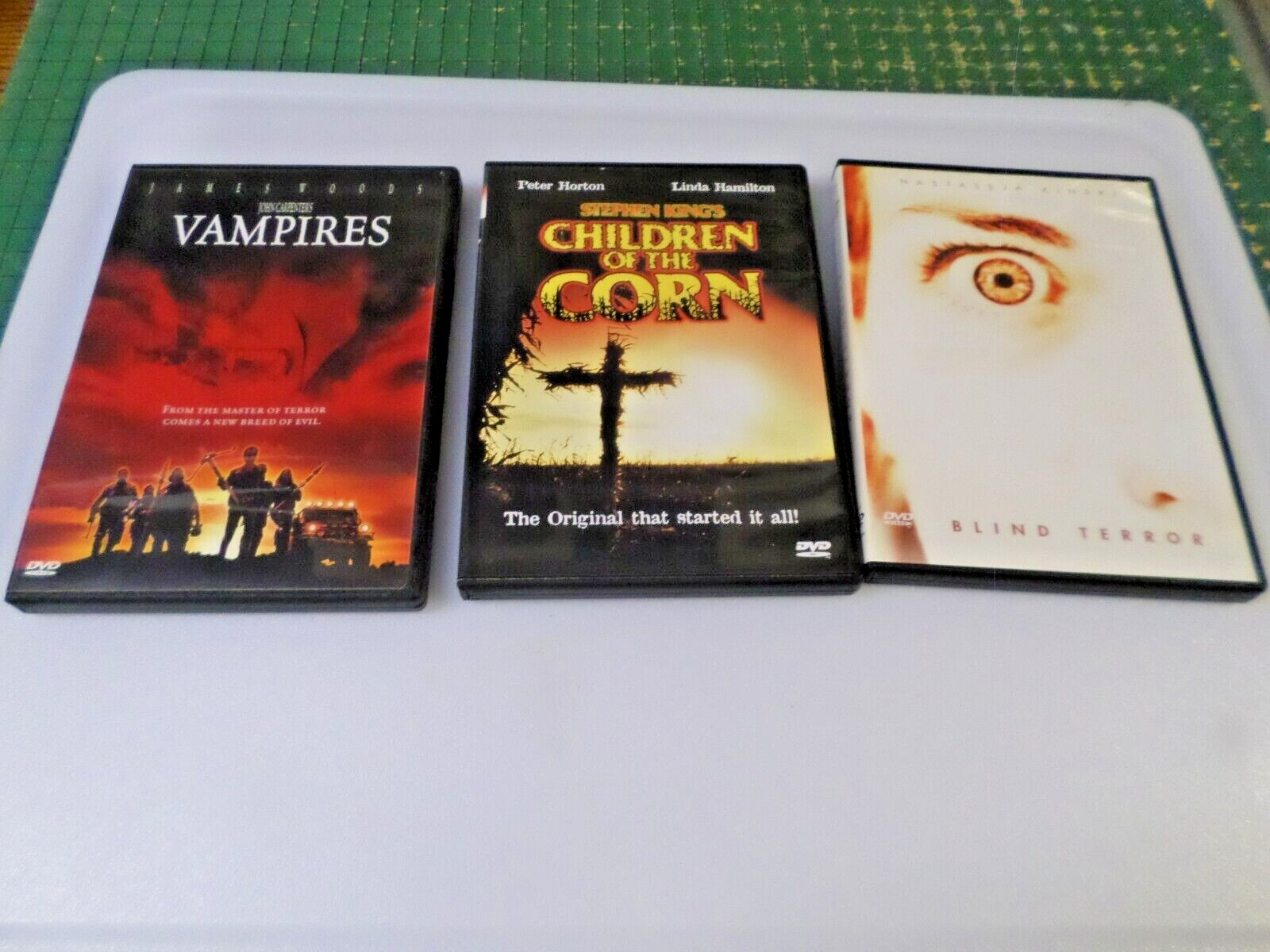 Vampires (1998) – Children of the Corn (1984) – Blind Terror (2001) – 3 DVDS