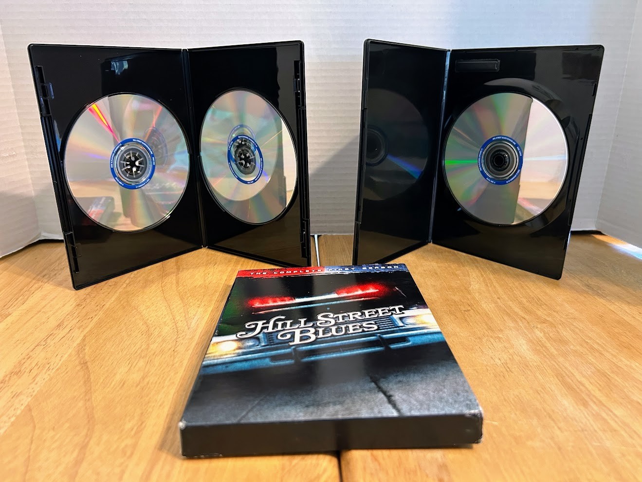 DVD Lot-16, Sherlock, Blue Bloods, Criminal Minds, Magnum P.I, Hill Street Blues