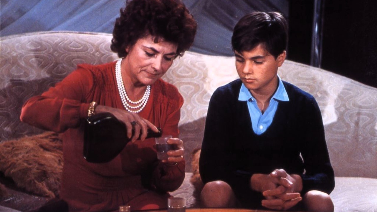 UN ENFANT DANS LA FOULE (1976) * with switchable English & Spanish subtitles *