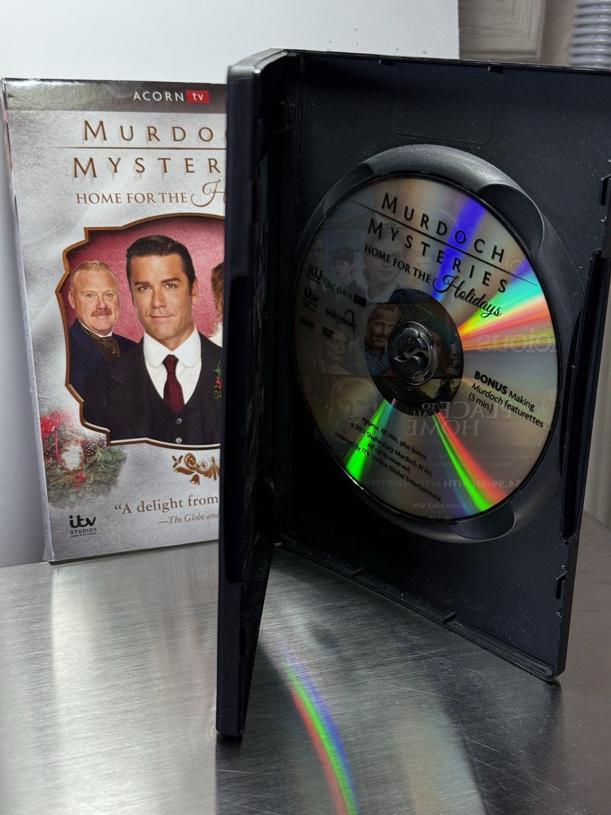 Murdoch Mysteries: Home For the Holidays Yannick Bisson, Helene Joy, Thomas Cra