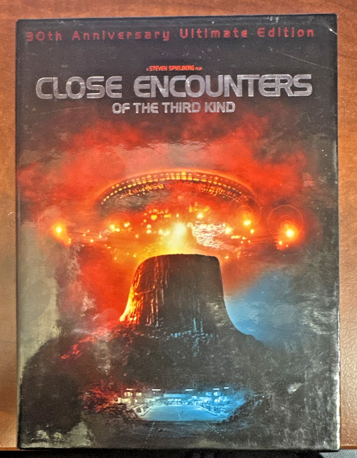 Close Encounters of the Third Kind 3 disc dvd set Includes Book and Poster