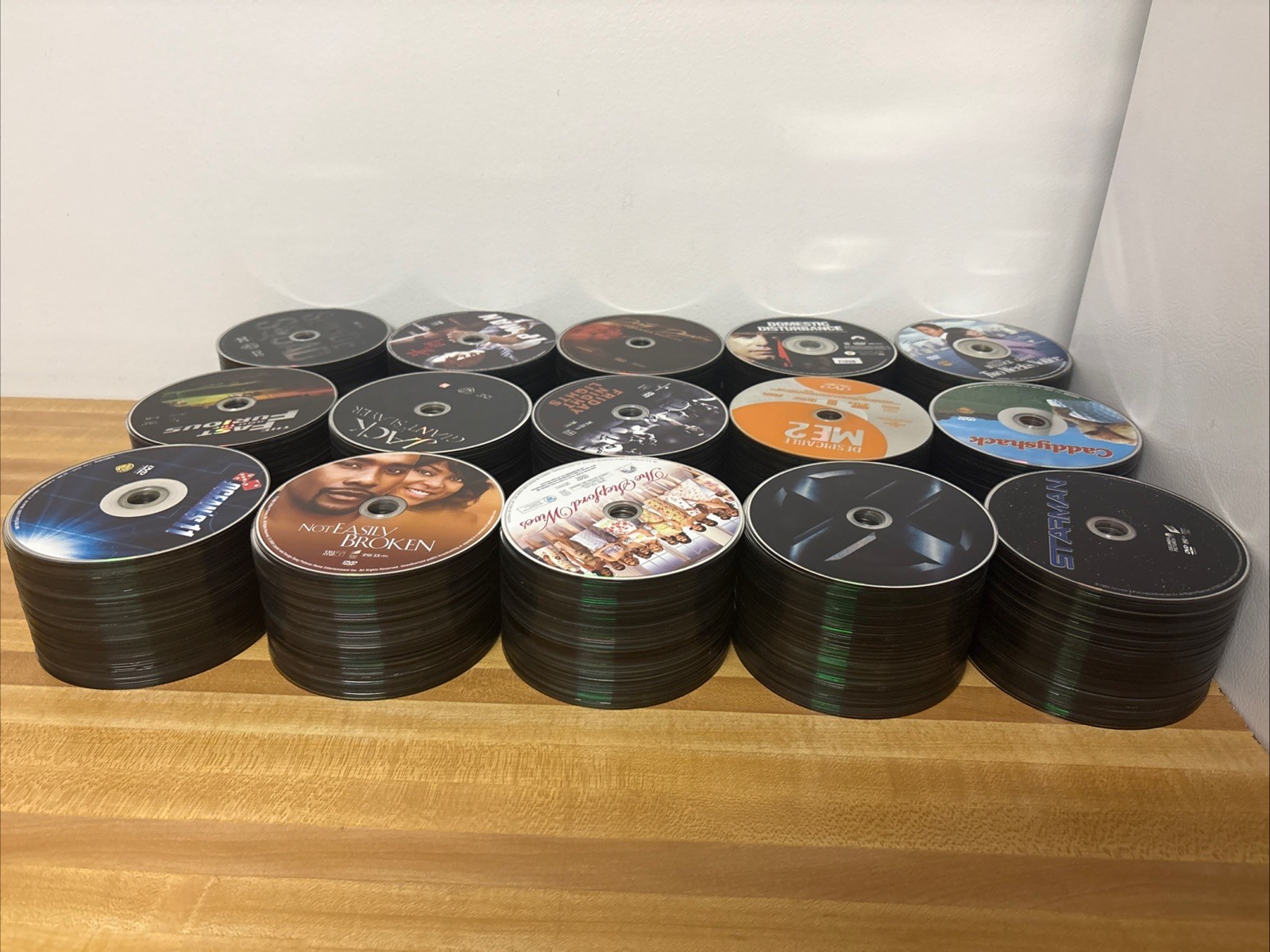 Lot of 100 Pre-Owned Loose Disc DVD’s – Various Genres – Very Good Condition