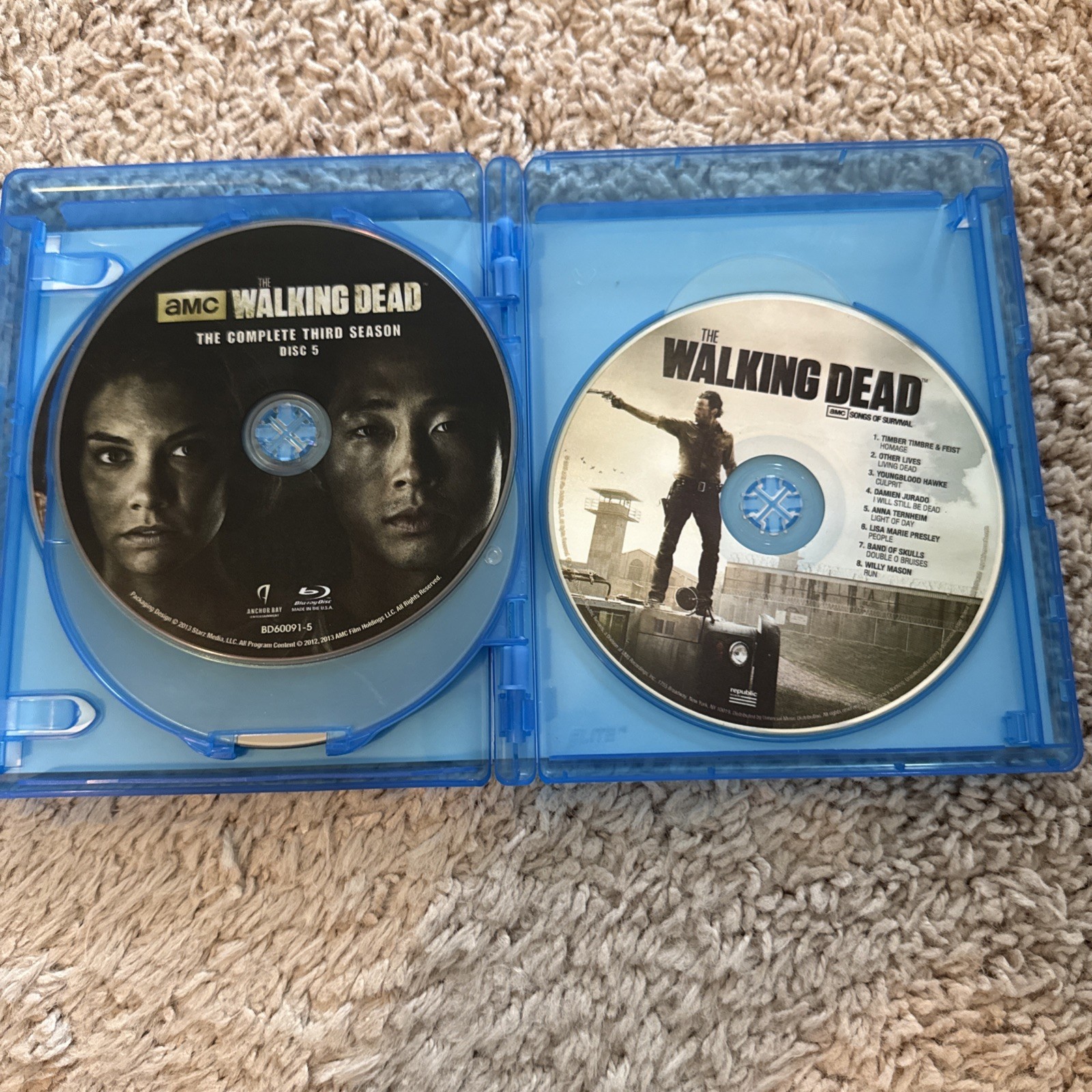 AMC The Walking Dead Complete Seasons 1-4 (16 Blu-ray Disc Set) TV Series Horror