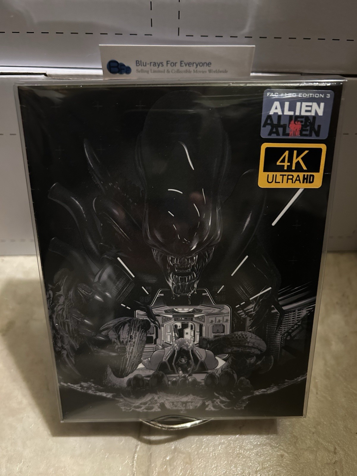 Brand Alien 4K Full Slip Steelbook UHD Bluray Glow in Dark Czech1979 Sh G1N
