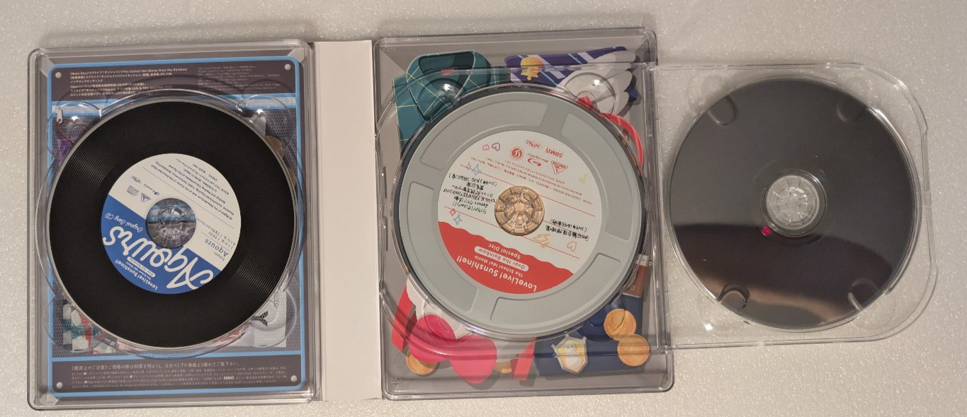 Love Live! Sunshine!! The School Idol Movie: Over the Rainbow Blu-ray CD