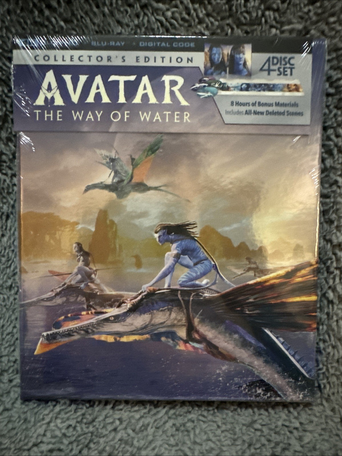 Avatar: the Way of Water 4k Ultra HD + Blu-Ray + Digital 4 Disc Collector’s Ed.