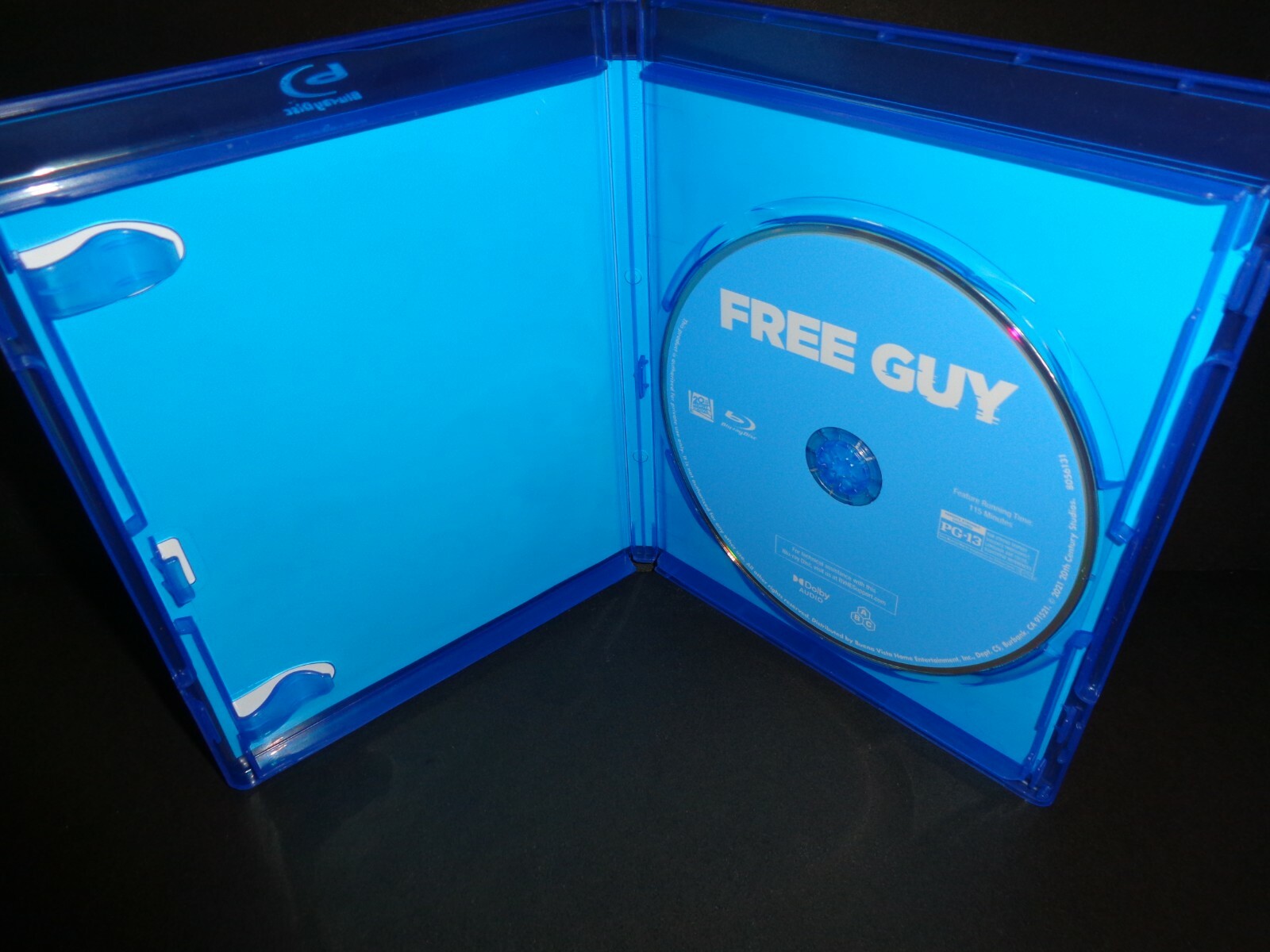 FREE GUY-Ryan Reynolds becomes hero of own video game-REGION FREE BLU-RAY, DIG