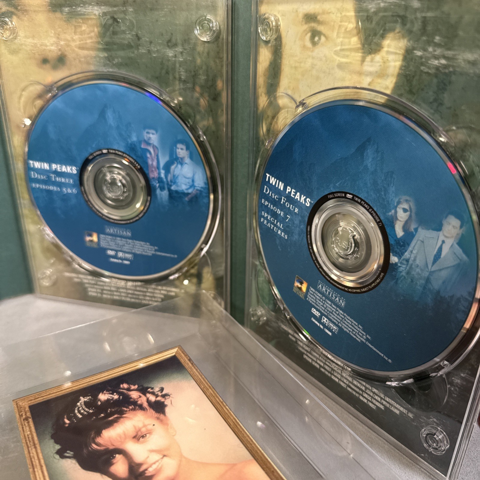 Twin Peaks – The Complete First Season (DVD, 2001, 4-Disc Set, Special Edition)
