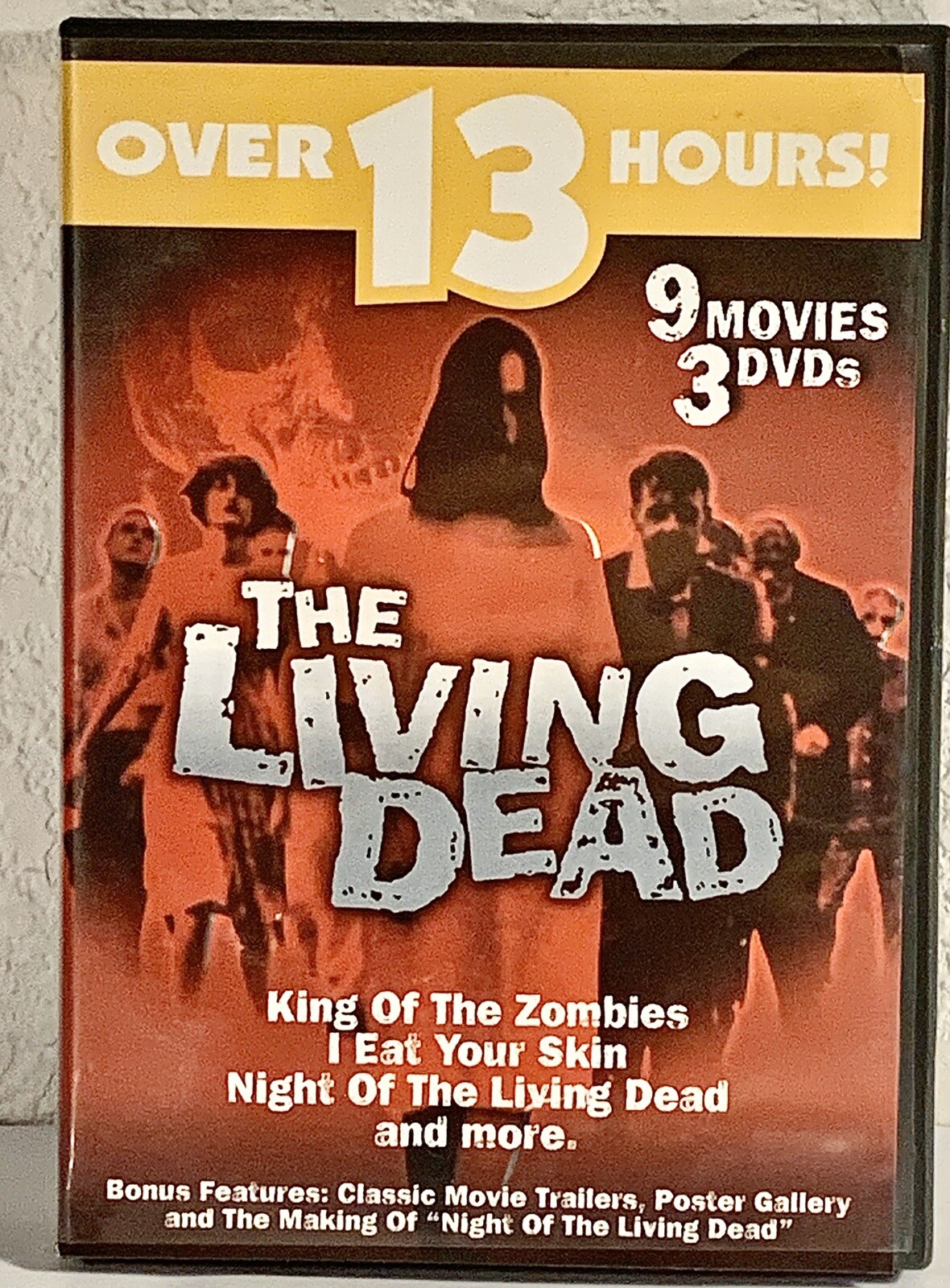 THE LIVING DEAD & HORROR CLASSICS DVD 13 movies with 18 hours of spine tingles