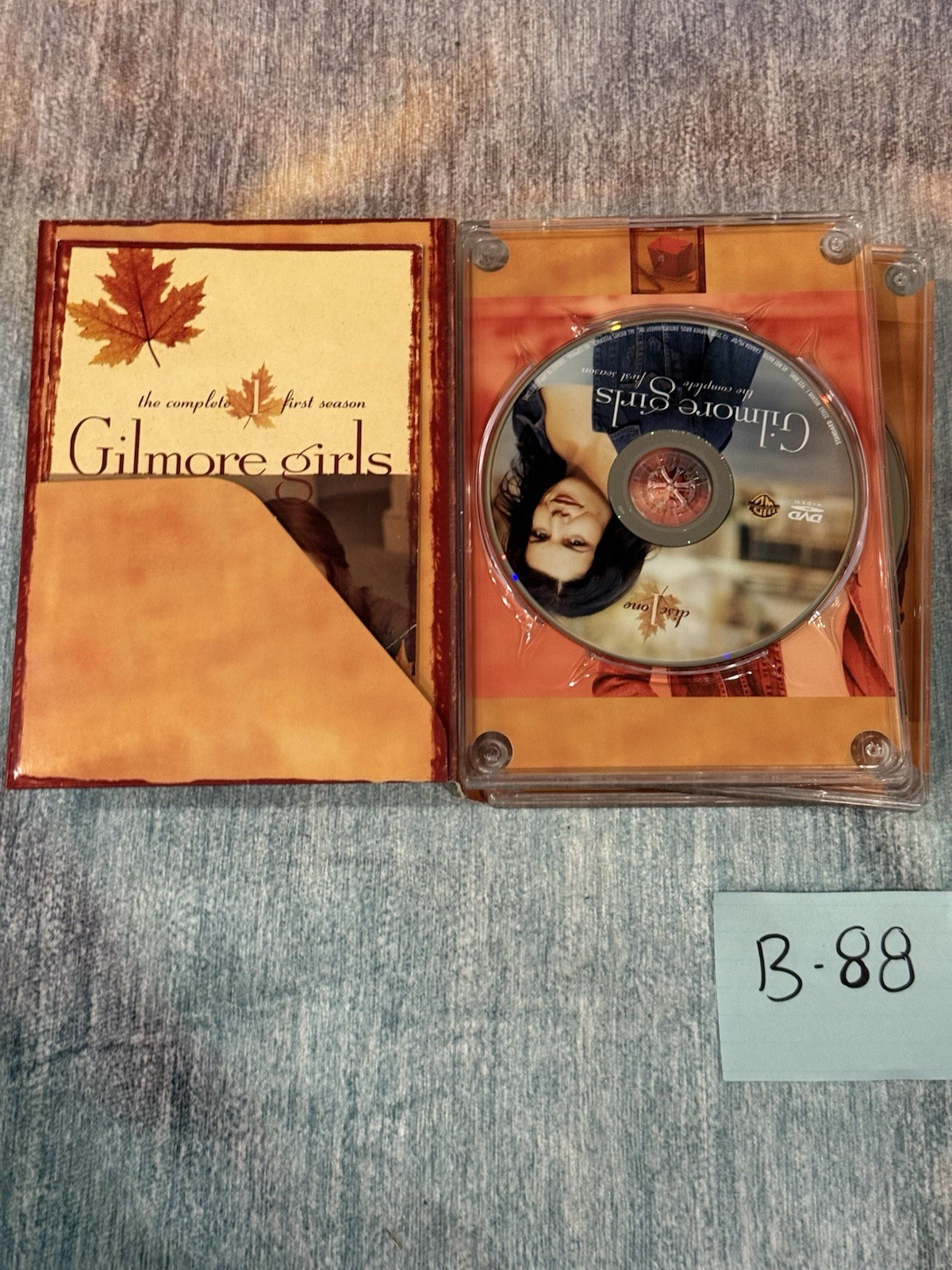 Gilmore Girls – The Complete First Season (DVD, 2004, 6-Disc Set)